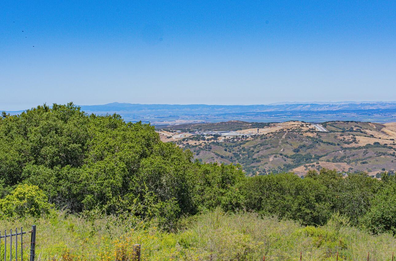 Detail Gallery Image 16 of 36 For 12167 Saddle Rd, Carmel Valley,  CA 93924 - – Beds | – Baths