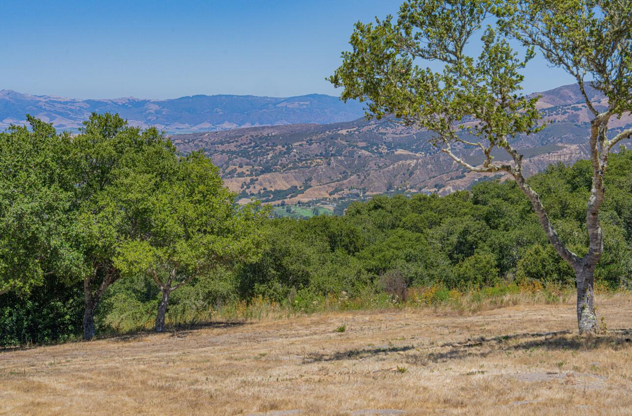Detail Gallery Image 27 of 36 For 12167 Saddle Rd, Carmel Valley,  CA 93924 - – Beds | – Baths