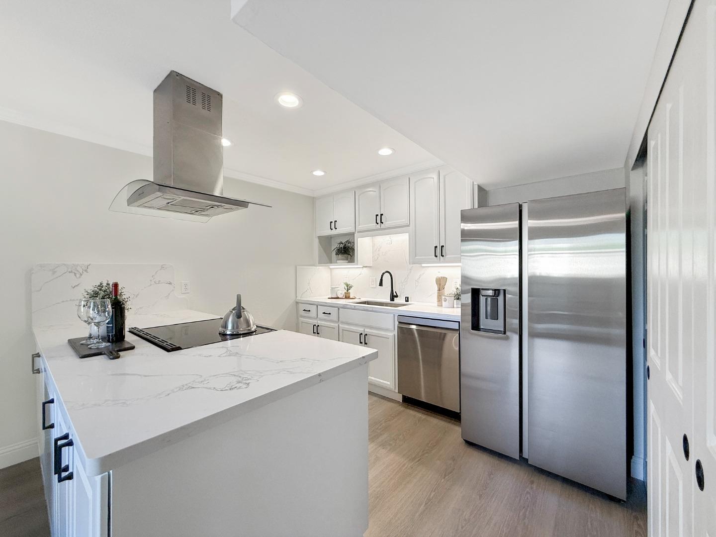 Detail Gallery Image 17 of 38 For 125 Connemara Way #98,  Sunnyvale,  CA 94087 - 2 Beds | 1/1 Baths