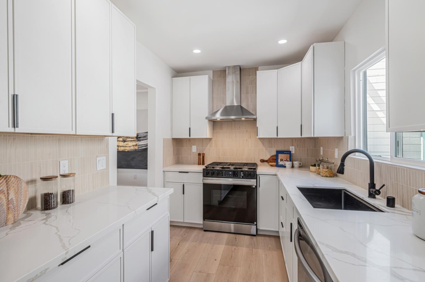 Detail Gallery Image 17 of 39 For 452 Irvington St, Daly City,  CA 94014 - 3 Beds | 2 Baths