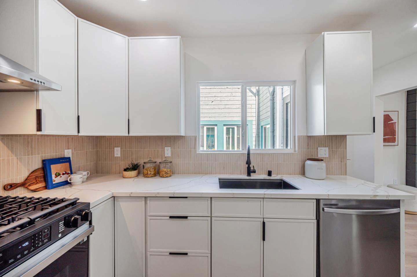 Detail Gallery Image 18 of 39 For 452 Irvington St, Daly City,  CA 94014 - 3 Beds | 2 Baths