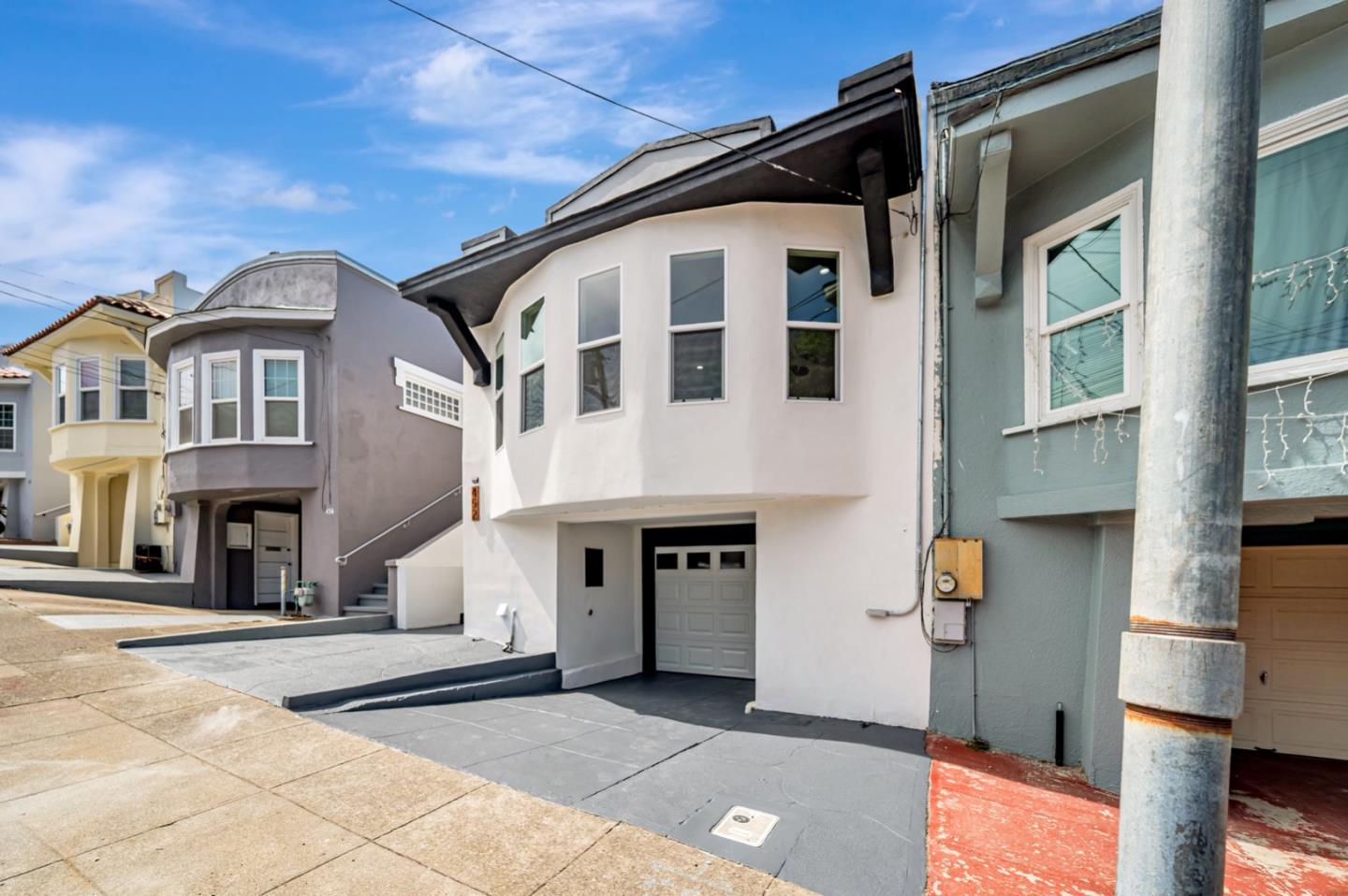 Detail Gallery Image 3 of 39 For 452 Irvington St, Daly City,  CA 94014 - 3 Beds | 2 Baths