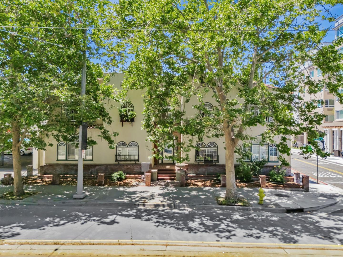 Detail Gallery Image 4 of 13 For 445 N 1st St, San Jose,  CA 95112 - – Beds | – Baths