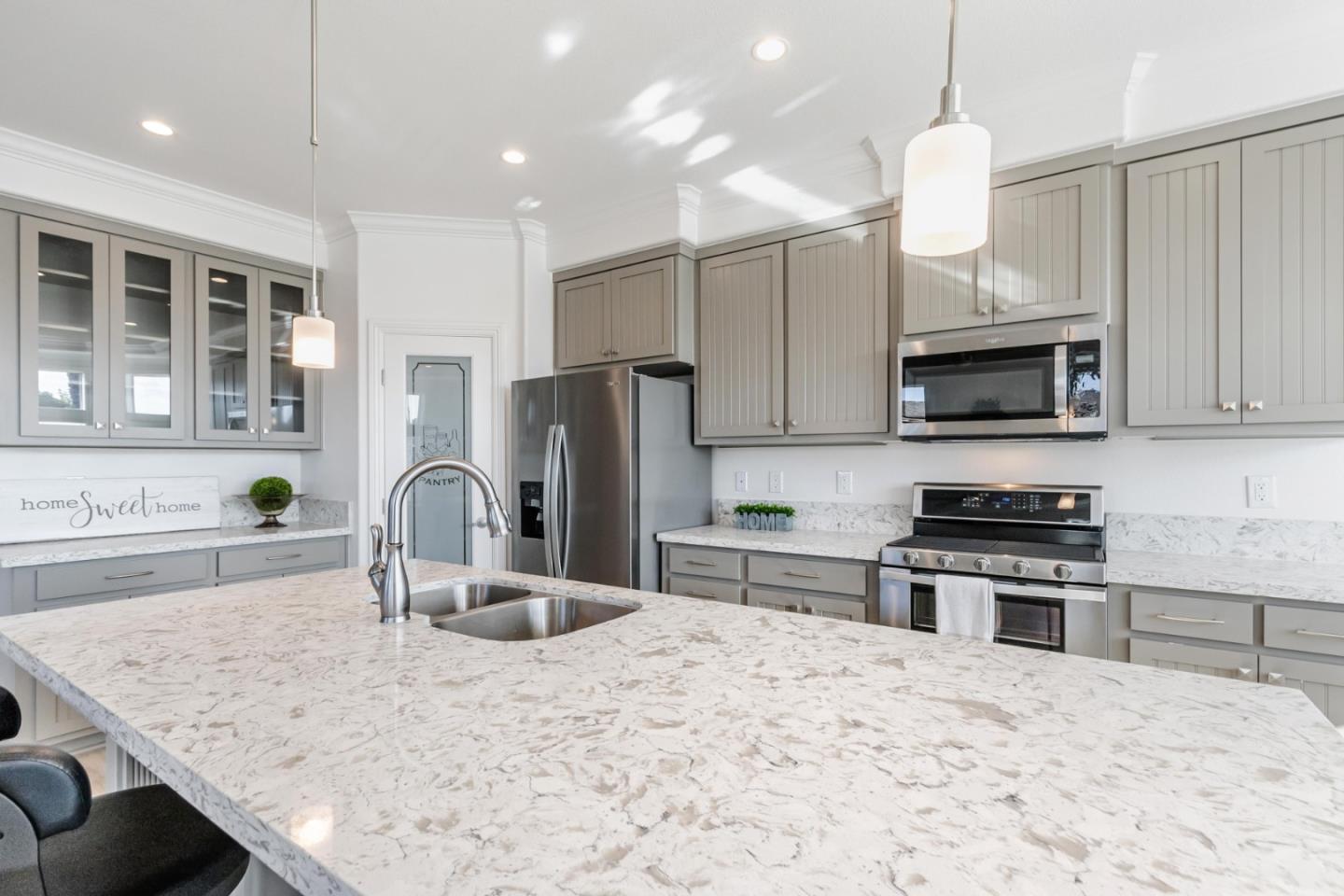 Detail Gallery Image 12 of 44 For 2574 Whispering Hills Cir #2574,  San Jose,  CA 95148 - 3 Beds | 2 Baths