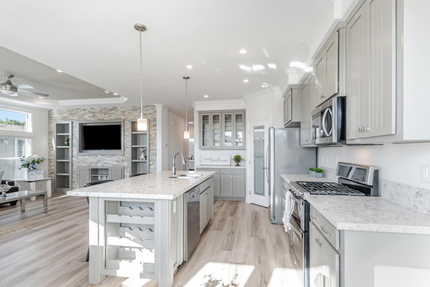 Detail Gallery Image 15 of 44 For 2574 Whispering Hills Cir #2574,  San Jose,  CA 95148 - 3 Beds | 2 Baths
