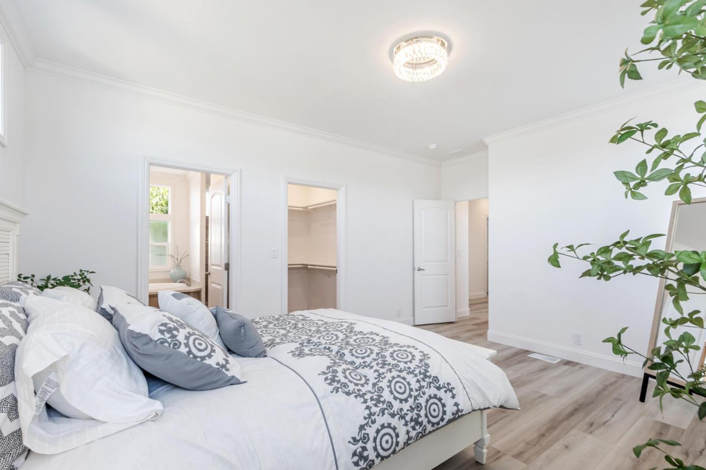 Detail Gallery Image 33 of 44 For 2574 Whispering Hills Cir #2574,  San Jose,  CA 95148 - 3 Beds | 2 Baths