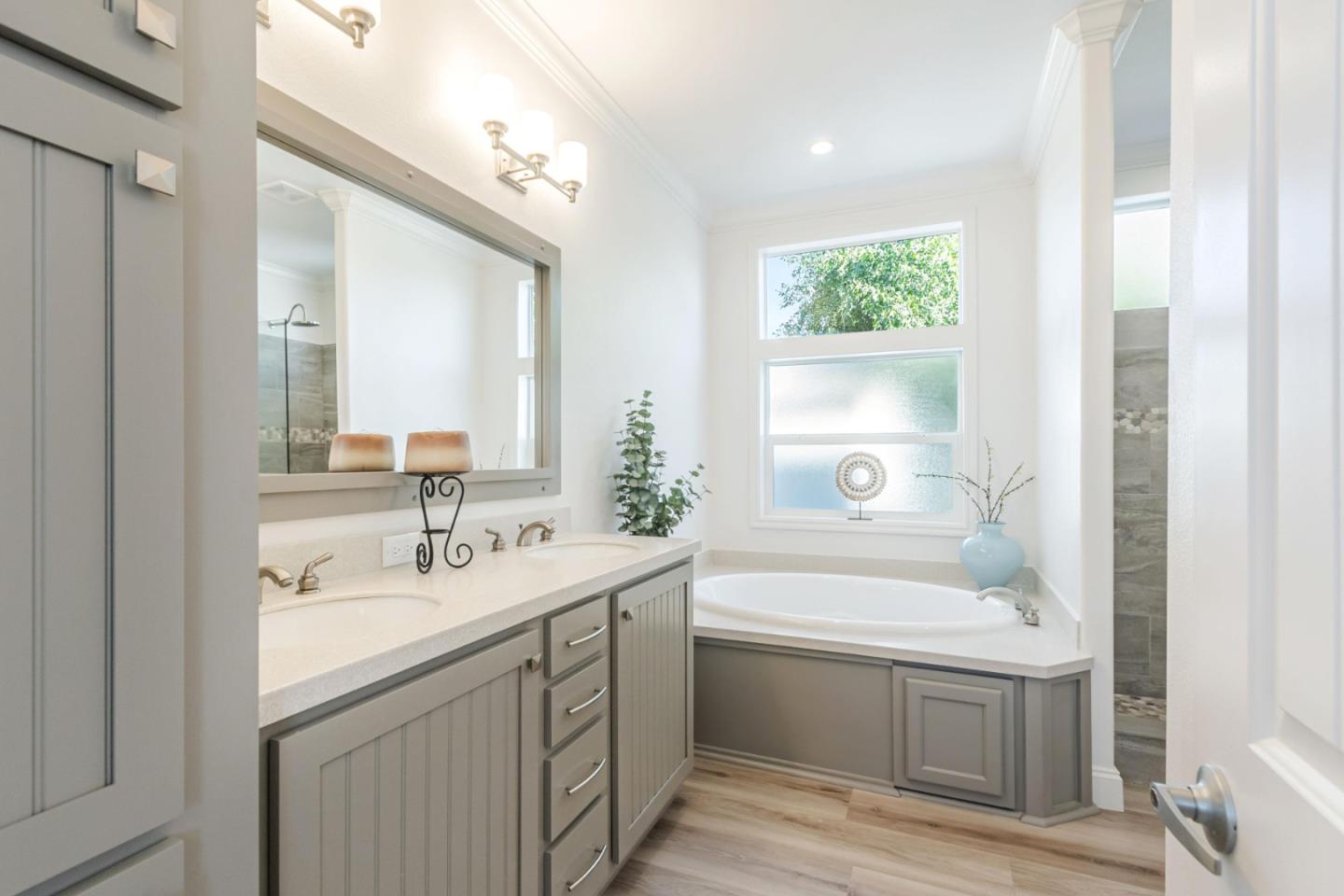 Detail Gallery Image 35 of 44 For 2574 Whispering Hills Cir #2574,  San Jose,  CA 95148 - 3 Beds | 2 Baths