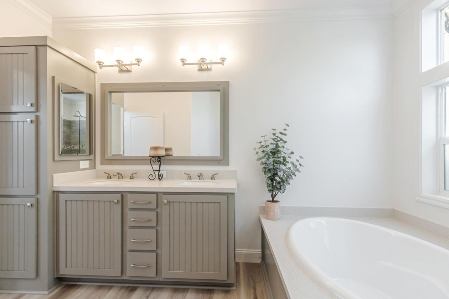 Detail Gallery Image 36 of 44 For 2574 Whispering Hills Cir #2574,  San Jose,  CA 95148 - 3 Beds | 2 Baths