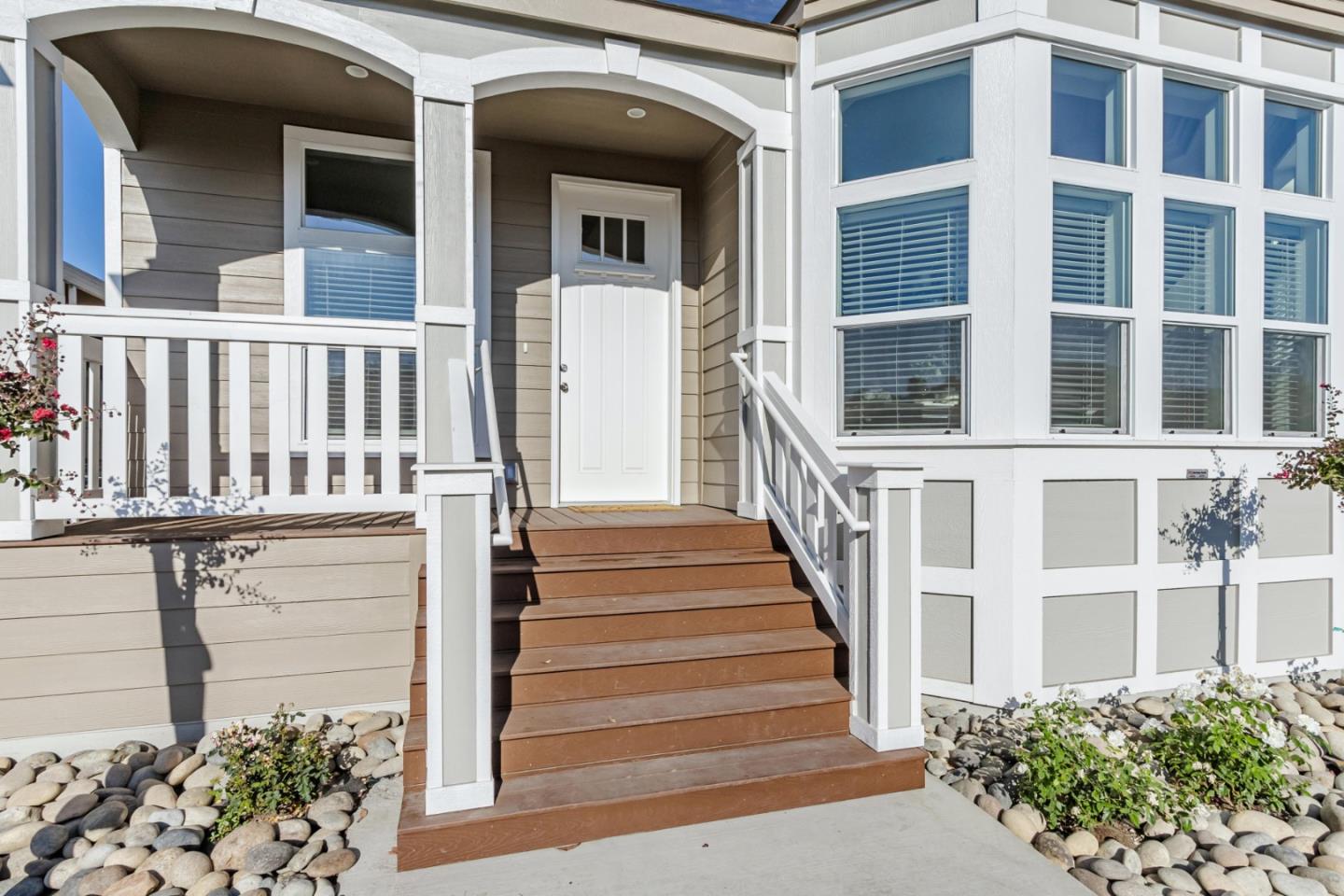 Detail Gallery Image 4 of 44 For 2574 Whispering Hills Cir #2574,  San Jose,  CA 95148 - 3 Beds | 2 Baths