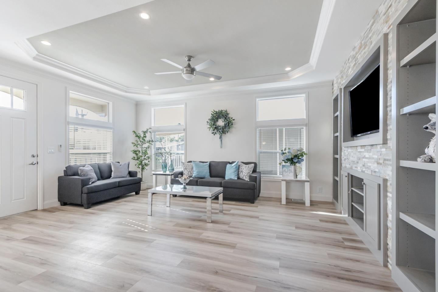 Detail Gallery Image 9 of 44 For 2574 Whispering Hills Cir #2574,  San Jose,  CA 95148 - 3 Beds | 2 Baths