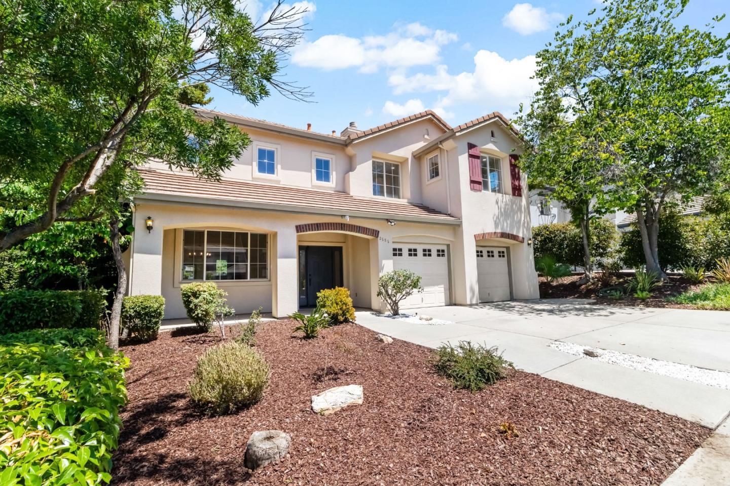 Detail Gallery Image 7 of 63 For 3585 Cour Du Vin, San Jose,  CA 95148 - 4 Beds | 2/1 Baths