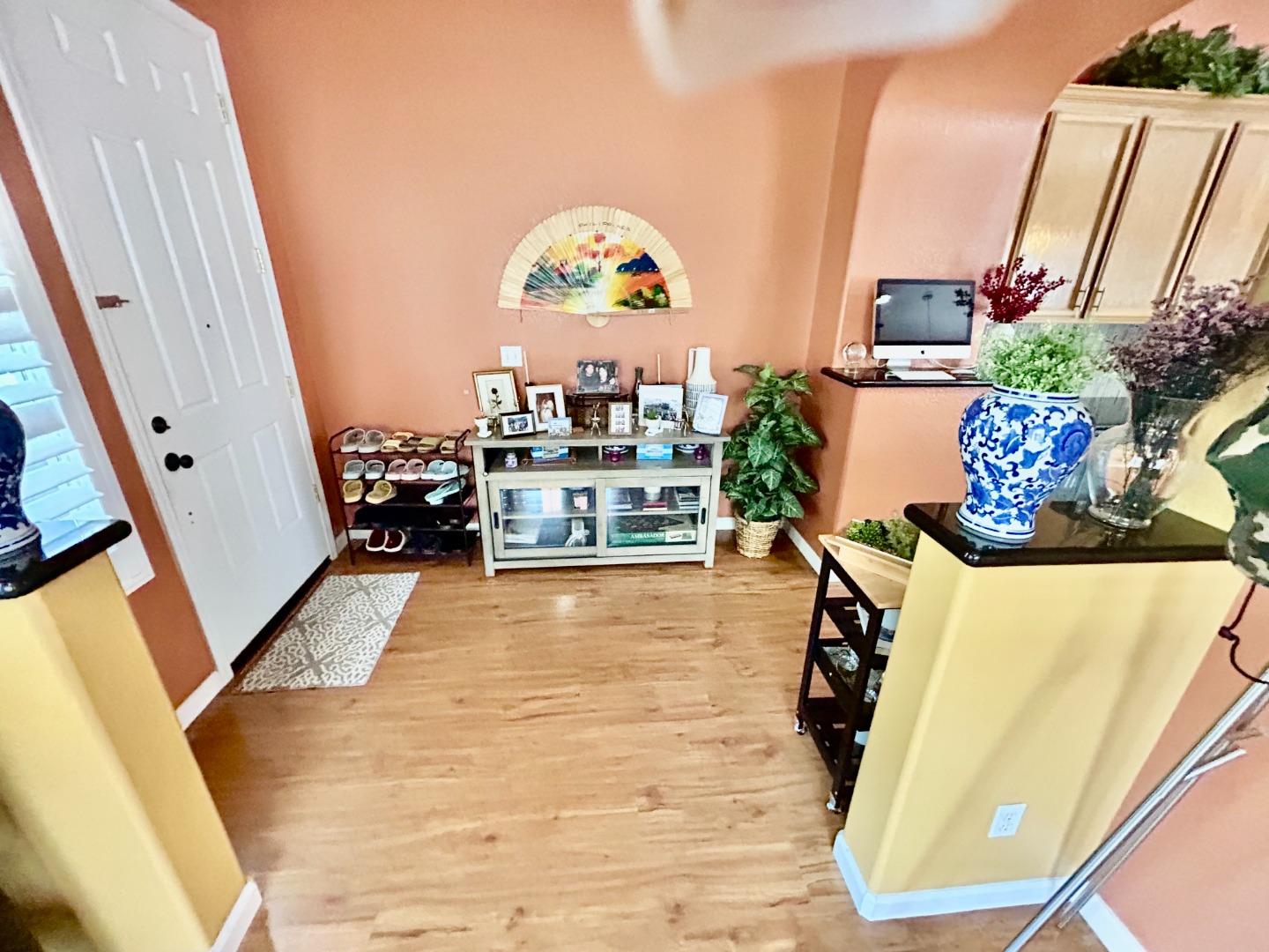 Detail Gallery Image 4 of 40 For 1732 W Westlake Dr, Roseville,  CA 95747 - 3 Beds | 2 Baths