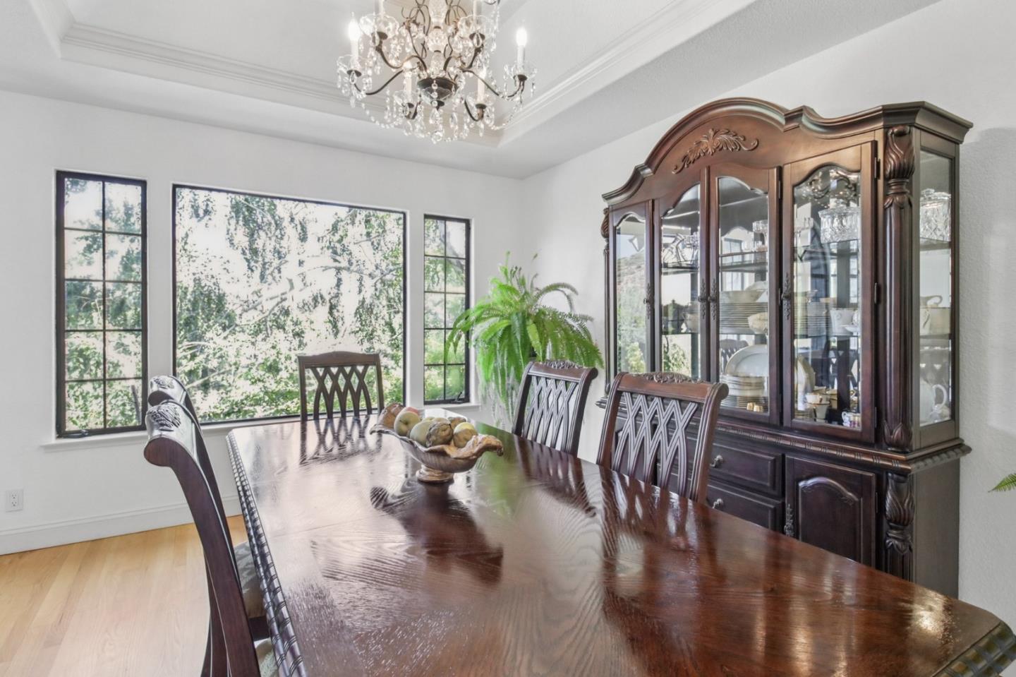 Detail Gallery Image 10 of 39 For 18615 Castle Lake Dr, Morgan Hill,  CA 95037 - 5 Beds | 4 Baths