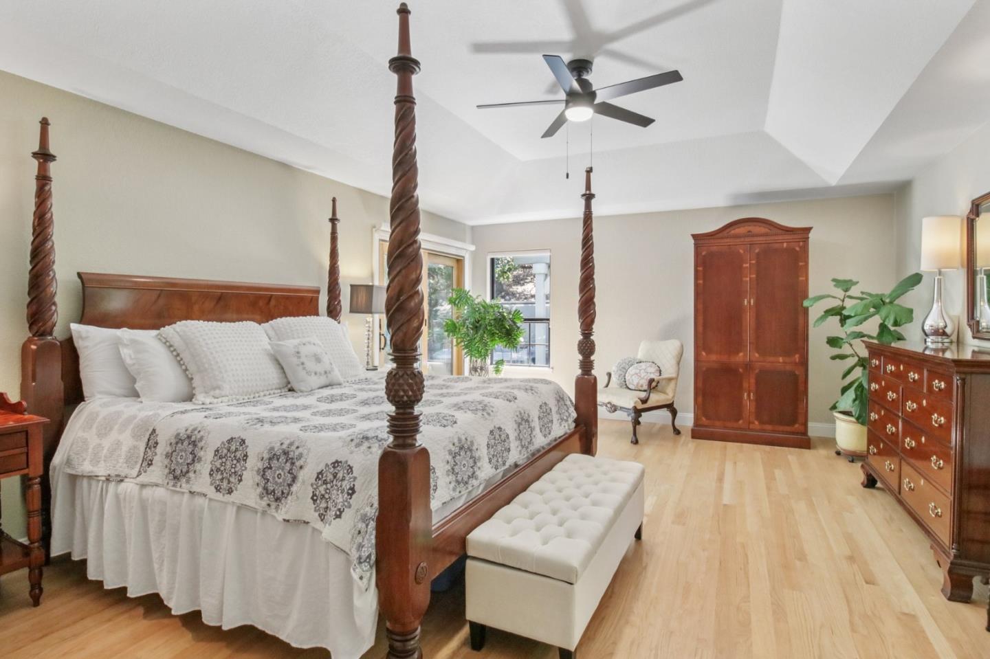 Detail Gallery Image 17 of 39 For 18615 Castle Lake Dr, Morgan Hill,  CA 95037 - 5 Beds | 4 Baths