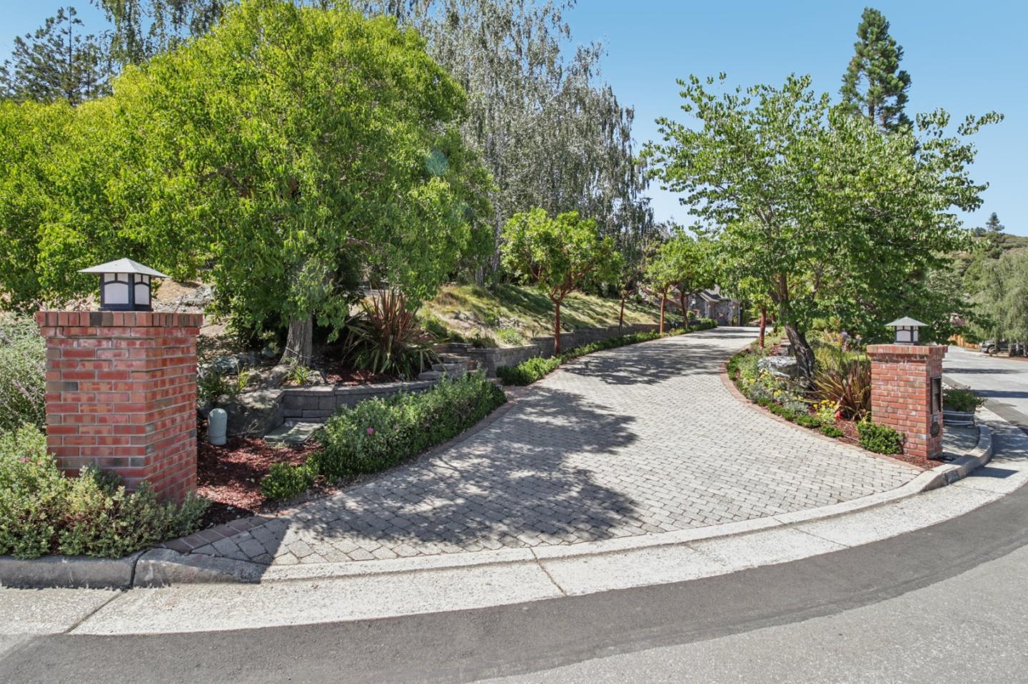 Detail Gallery Image 2 of 39 For 18615 Castle Lake Dr, Morgan Hill,  CA 95037 - 5 Beds | 4 Baths