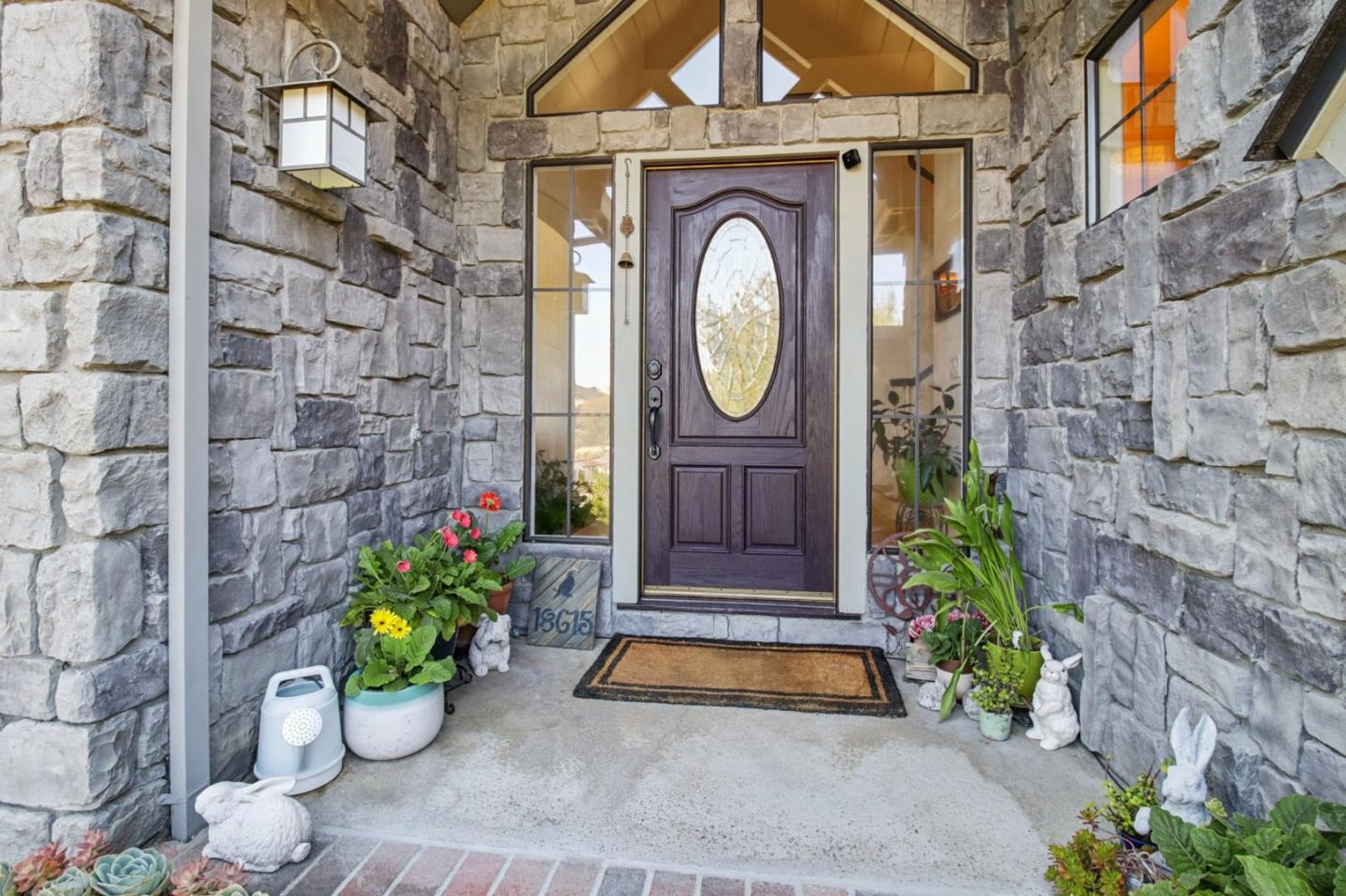 Detail Gallery Image 6 of 39 For 18615 Castle Lake Dr, Morgan Hill,  CA 95037 - 5 Beds | 4 Baths