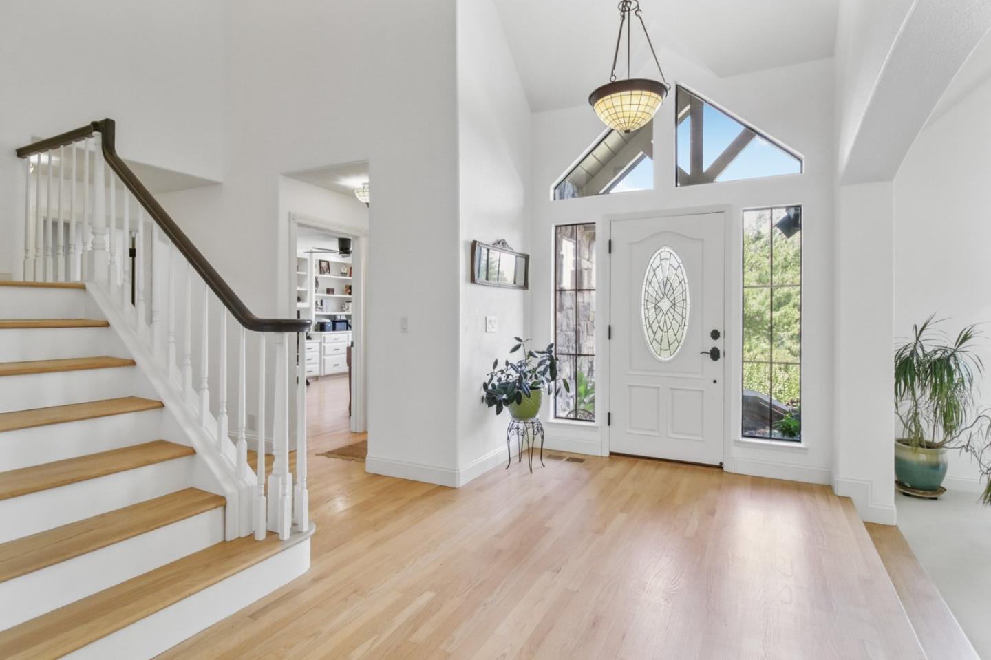 Detail Gallery Image 8 of 39 For 18615 Castle Lake Dr, Morgan Hill,  CA 95037 - 5 Beds | 4 Baths