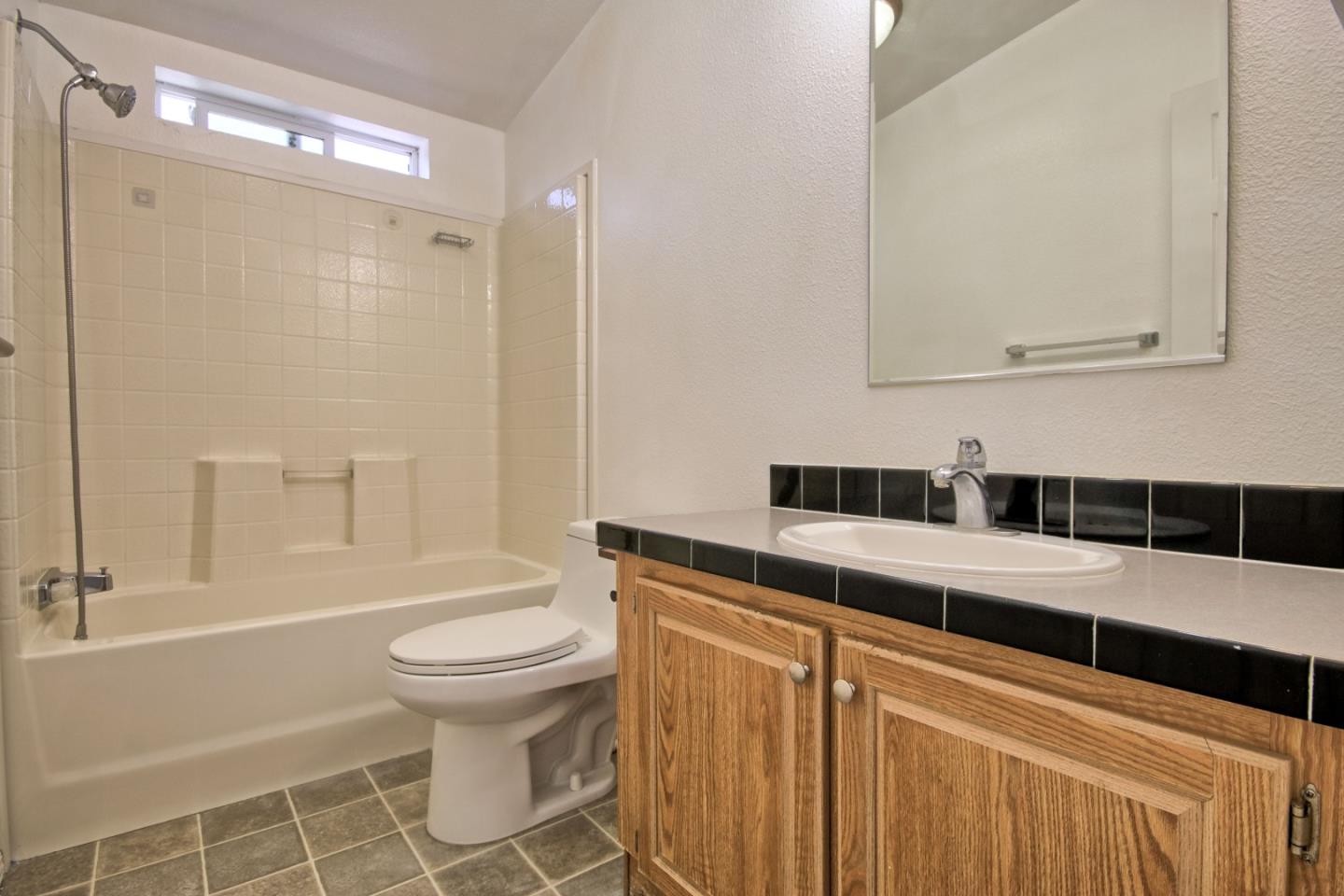 Detail Gallery Image 12 of 13 For 101 W Front St #6,  Watsonville,  CA 95076 - 2 Beds | 1 Baths
