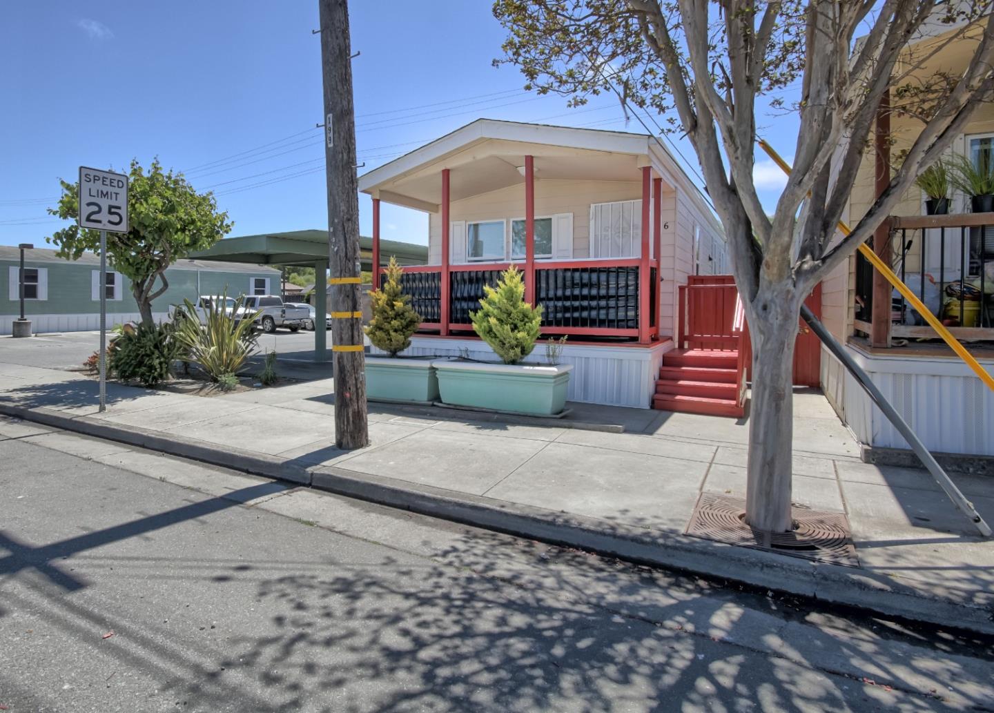 Detail Gallery Image 2 of 13 For 101 W Front St #6,  Watsonville,  CA 95076 - 2 Beds | 1 Baths