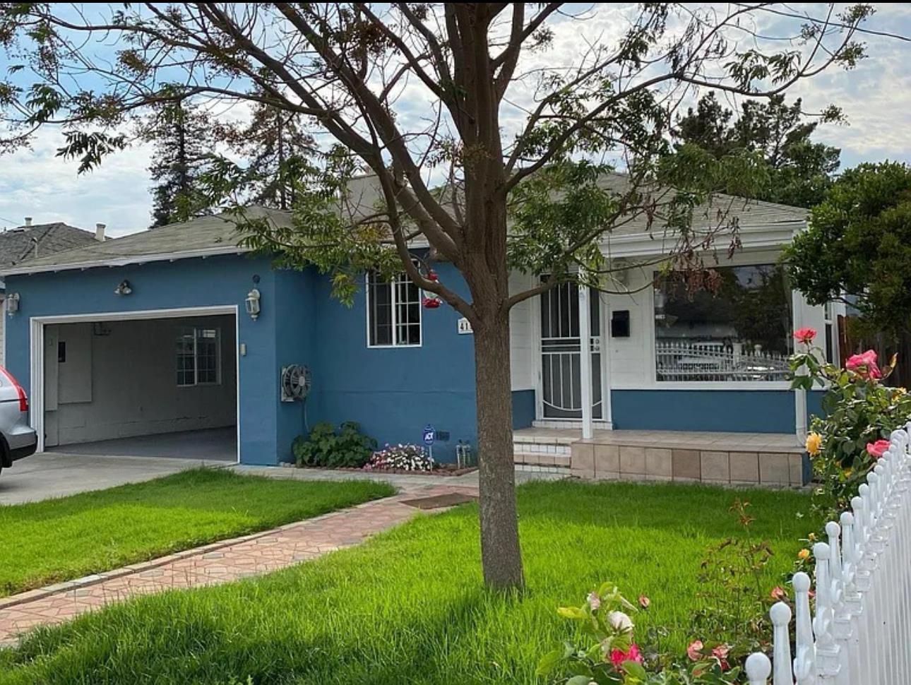 Detail Gallery Image 8 of 11 For 415 Wisteria Dr, East Palo Alto,  CA 94303 - 3 Beds | 1 Baths