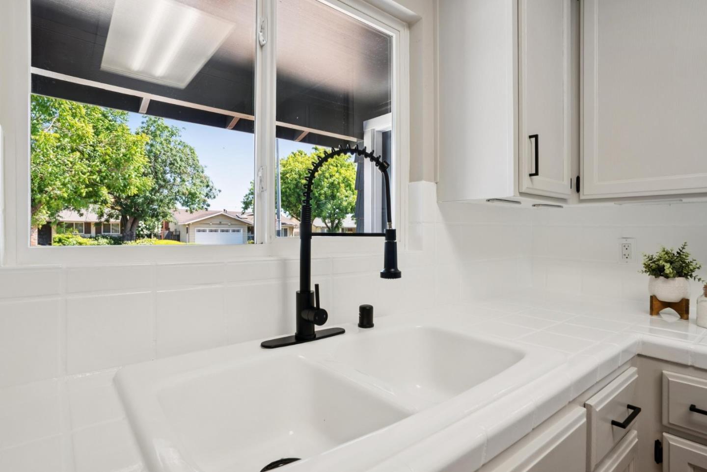 Detail Gallery Image 8 of 25 For 1637 Orleans Dr, San Jose,  CA 95122 - 4 Beds | 2 Baths