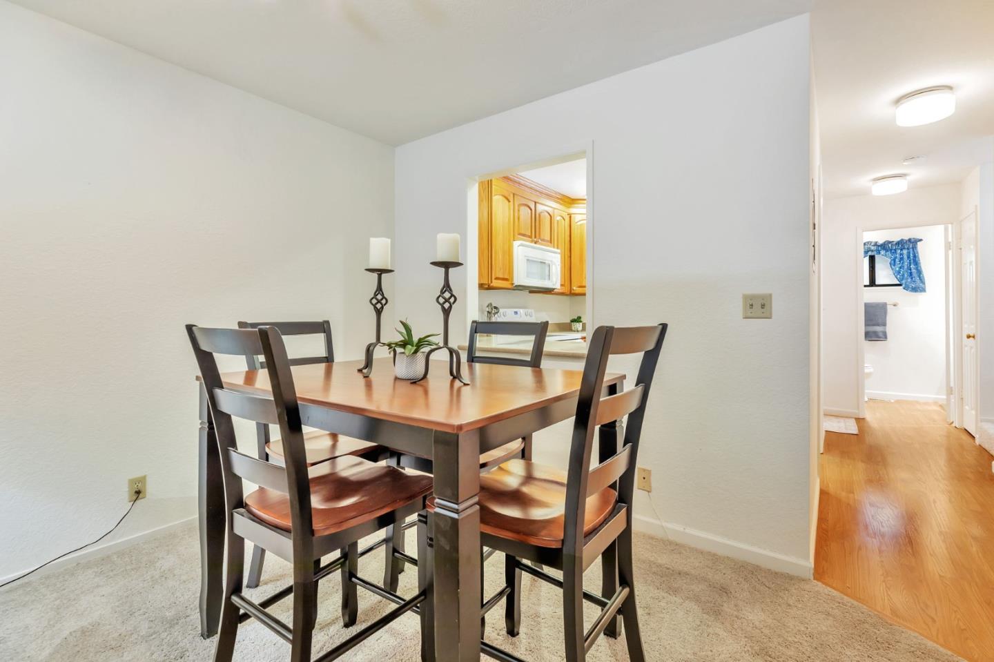 Detail Gallery Image 11 of 35 For 1555 Hecker Pass Rd #C103,  Gilroy,  CA 95020 - 2 Beds | 1/1 Baths