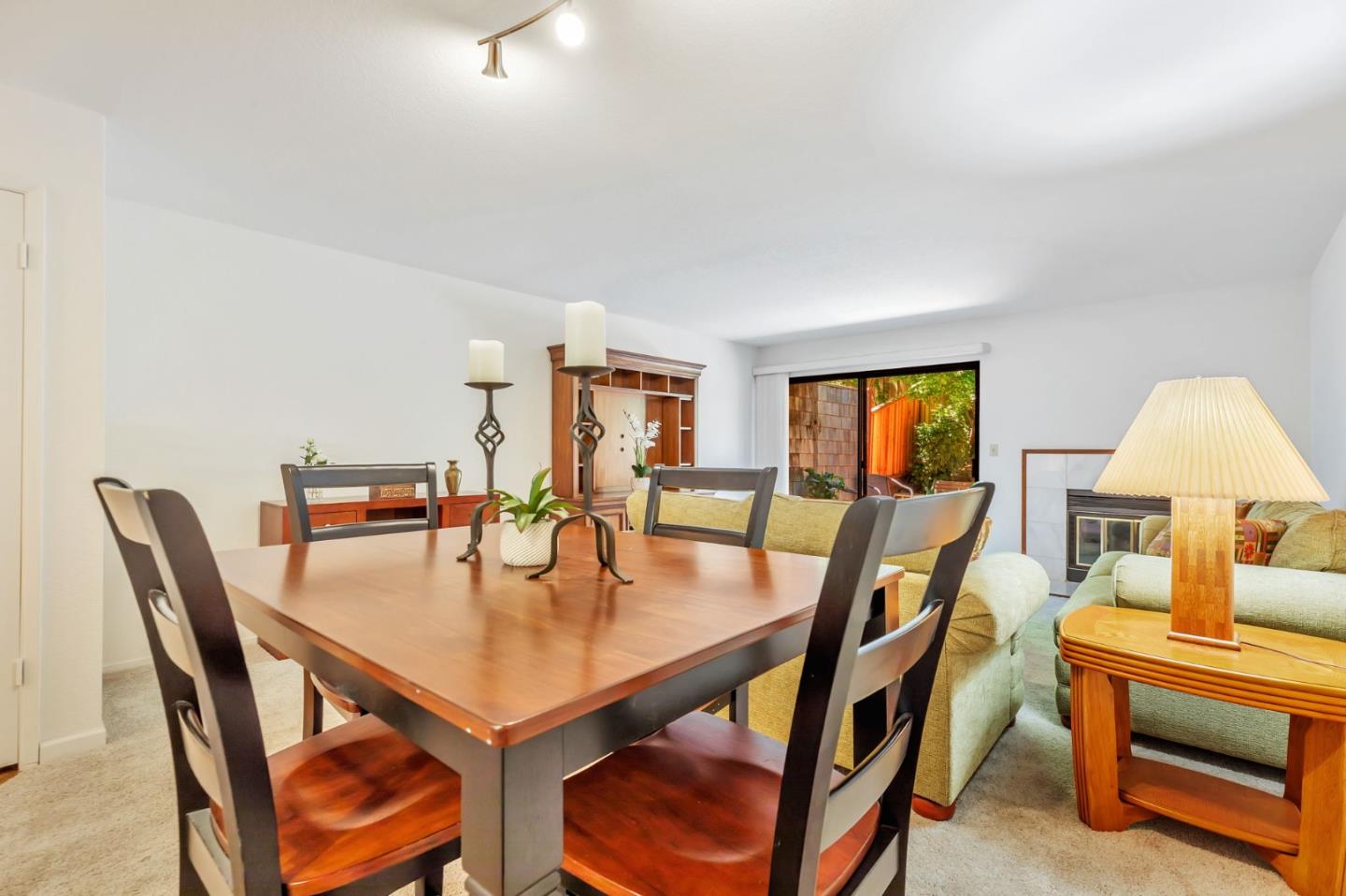 Detail Gallery Image 13 of 35 For 1555 Hecker Pass Rd #C103,  Gilroy,  CA 95020 - 2 Beds | 1/1 Baths