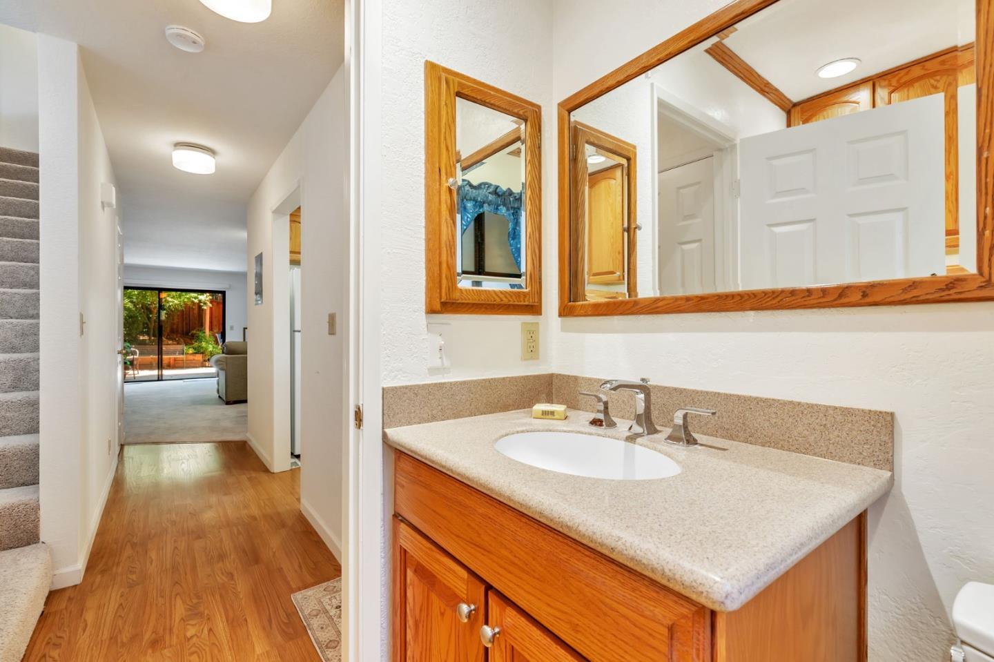 Detail Gallery Image 14 of 35 For 1555 Hecker Pass Rd #C103,  Gilroy,  CA 95020 - 2 Beds | 1/1 Baths