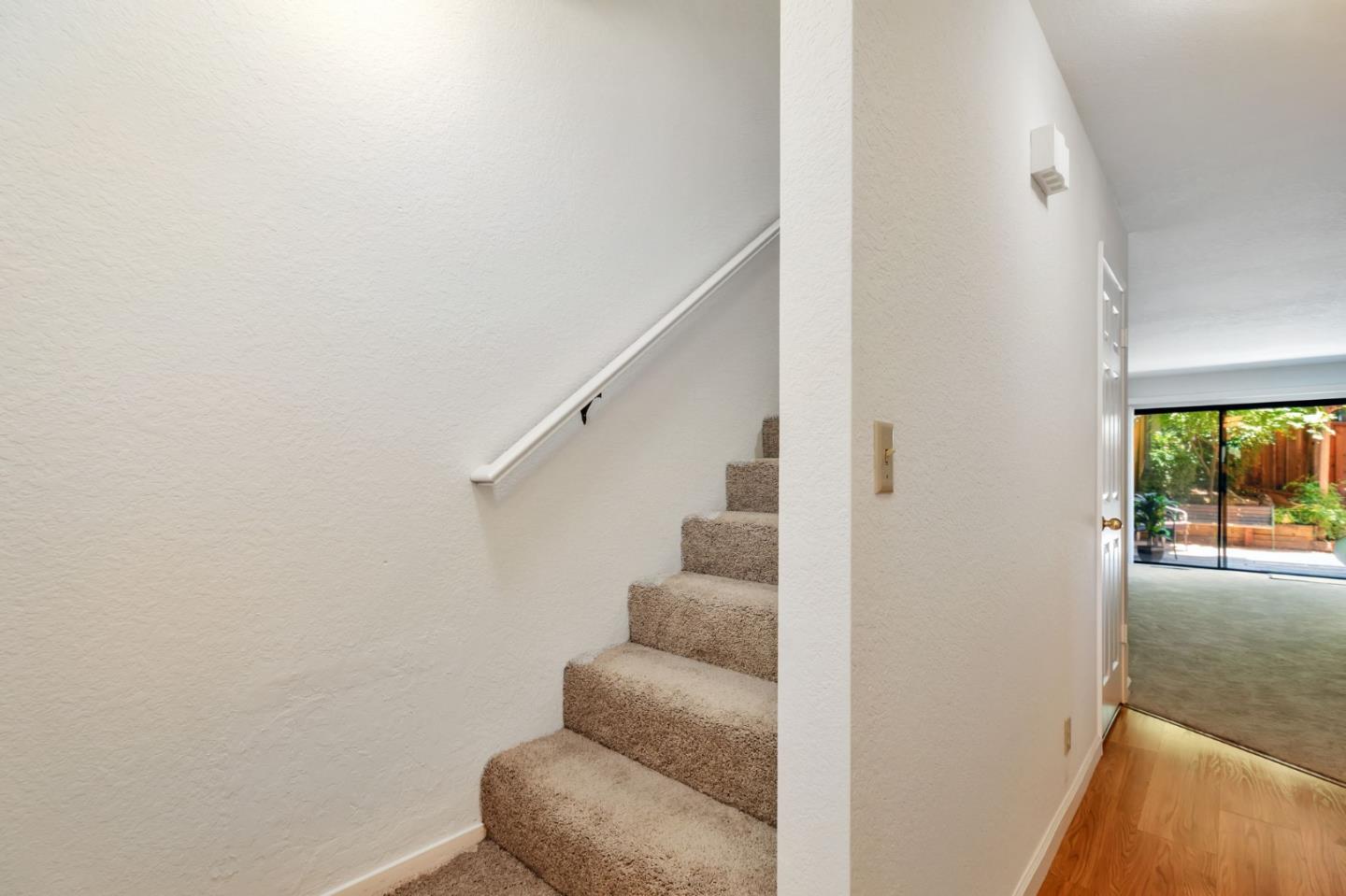 Detail Gallery Image 17 of 35 For 1555 Hecker Pass Rd #C103,  Gilroy,  CA 95020 - 2 Beds | 1/1 Baths