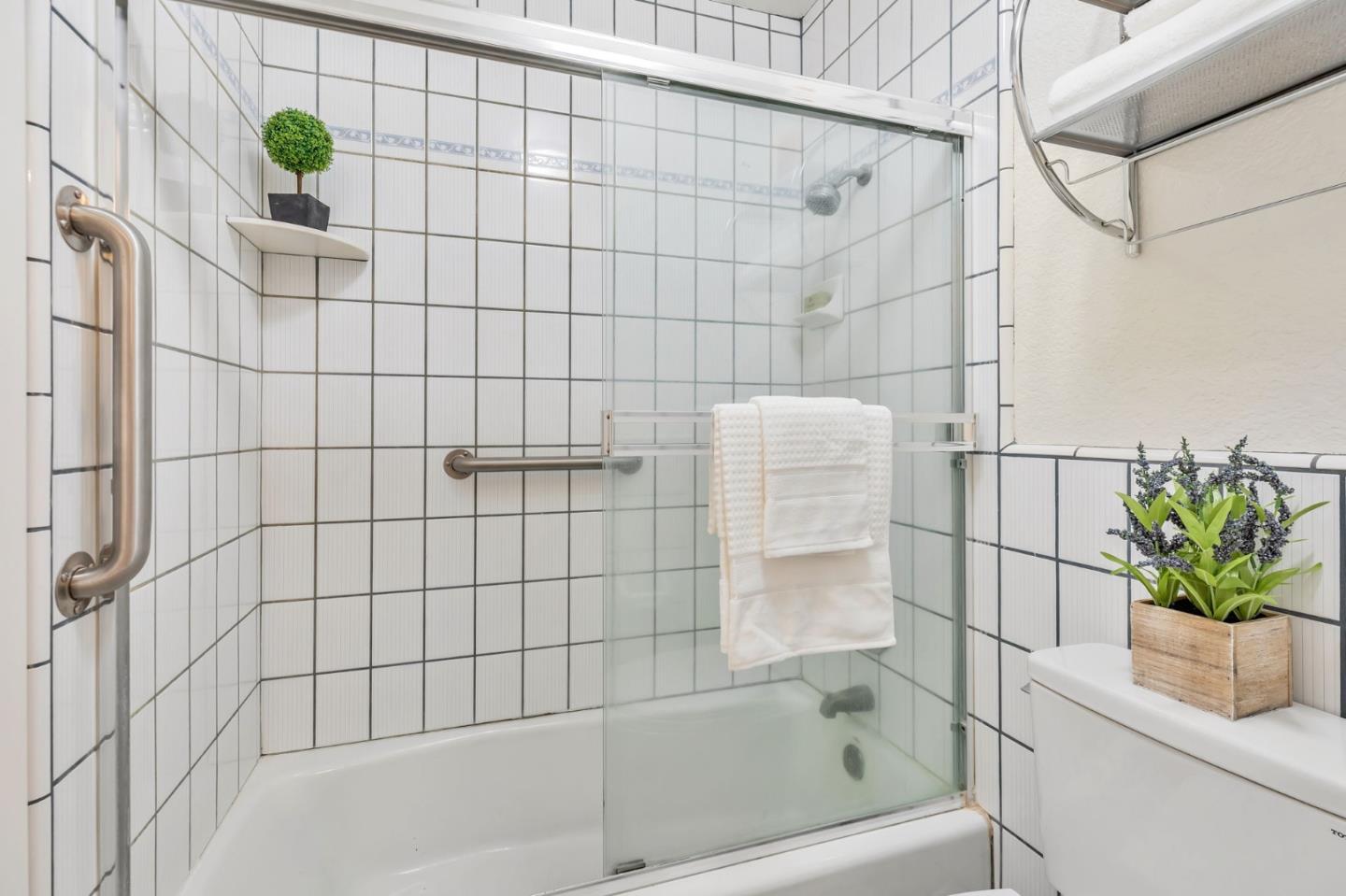 Detail Gallery Image 25 of 35 For 1555 Hecker Pass Rd #C103,  Gilroy,  CA 95020 - 2 Beds | 1/1 Baths