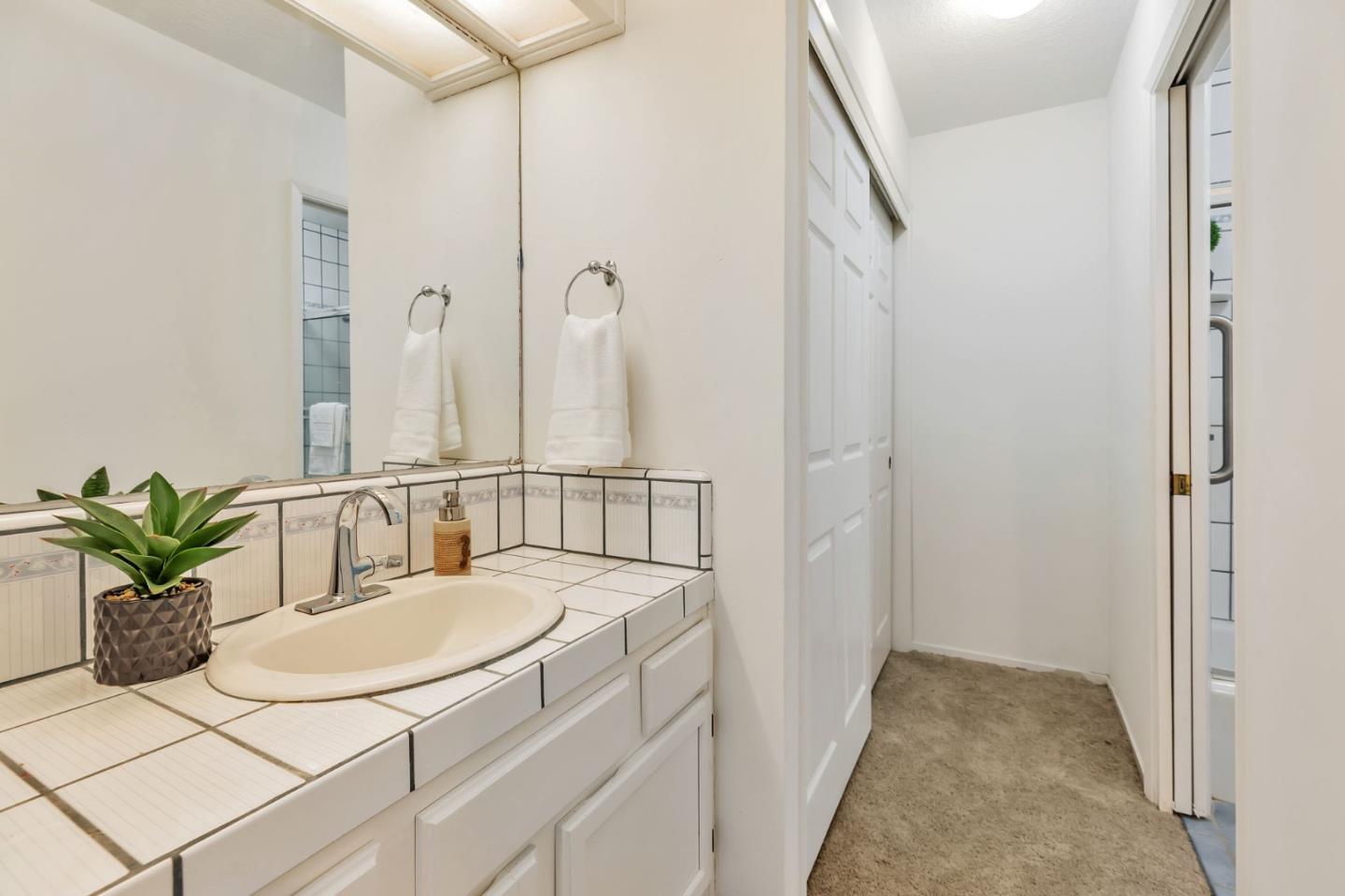 Detail Gallery Image 27 of 35 For 1555 Hecker Pass Rd #C103,  Gilroy,  CA 95020 - 2 Beds | 1/1 Baths
