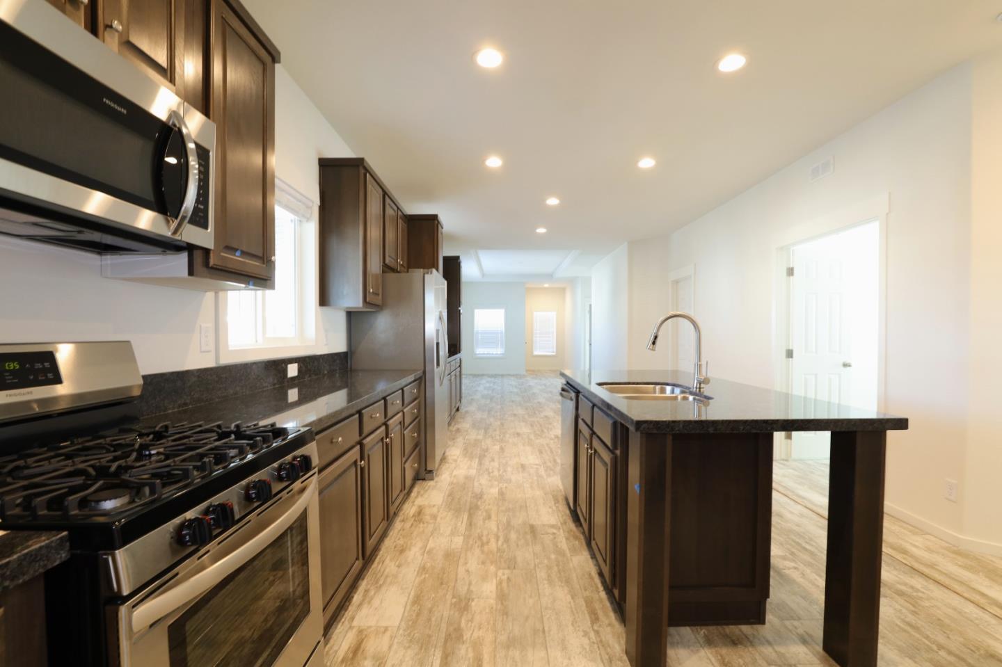Detail Gallery Image 4 of 20 For 2052 Gold St #34,  Alviso,  CA 95002 - 3 Beds | 2 Baths
