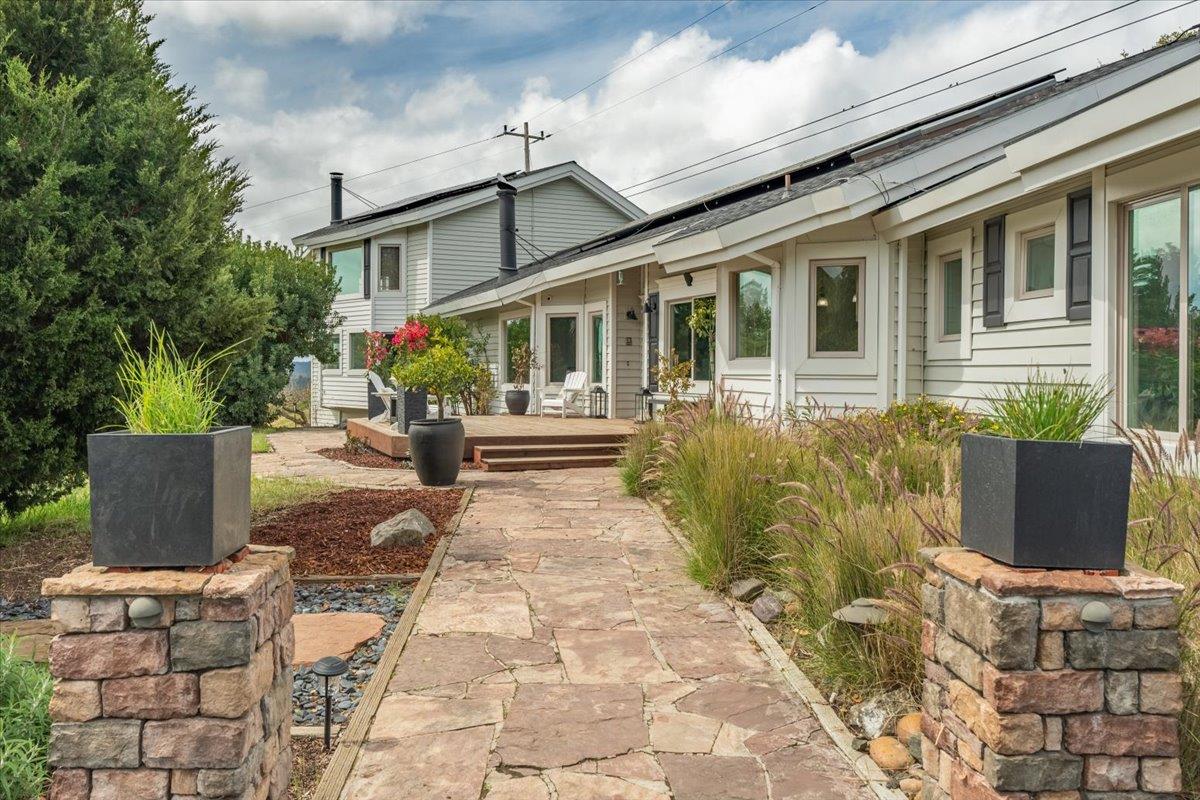 Detail Gallery Image 3 of 40 For 1501 Hidden Valley Rd, Soquel,  CA 95073 - 5 Beds | 4/1 Baths