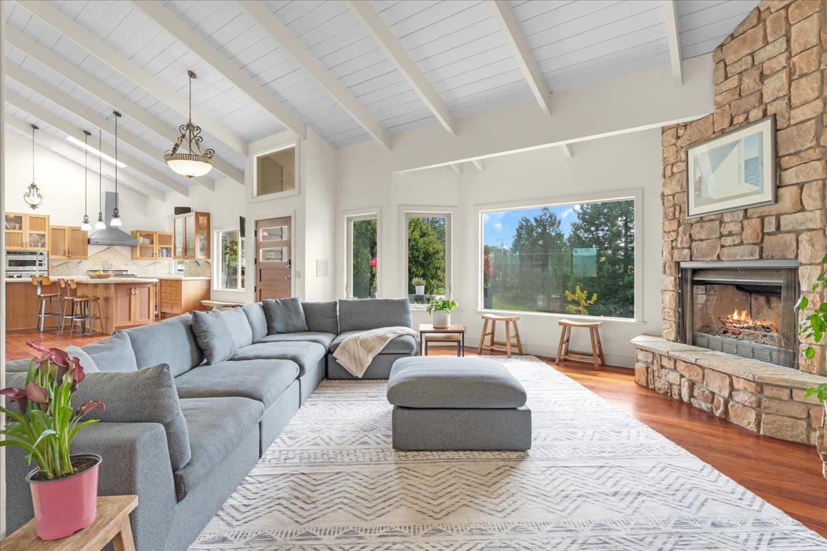 Detail Gallery Image 5 of 40 For 1501 Hidden Valley Rd, Soquel,  CA 95073 - 5 Beds | 4/1 Baths