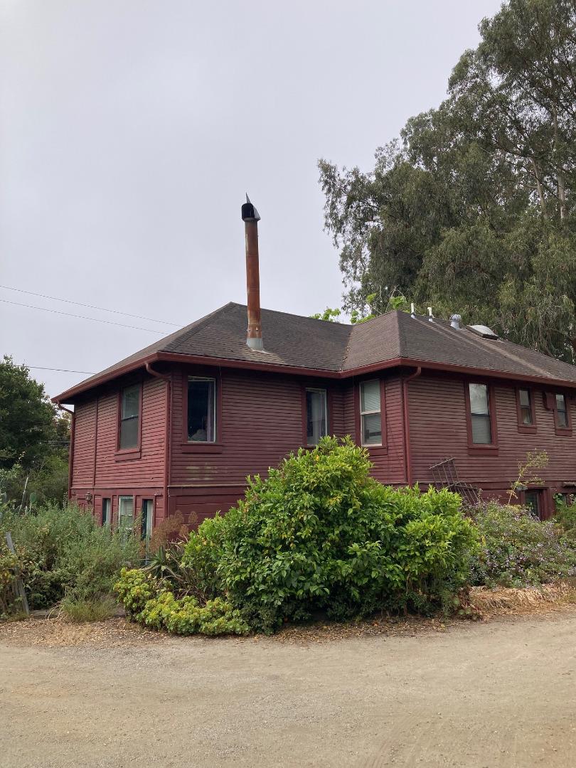 Detail Gallery Image 3 of 14 For 514 Meder St, Santa Cruz,  CA 95060 - 5 Beds | 2 Baths