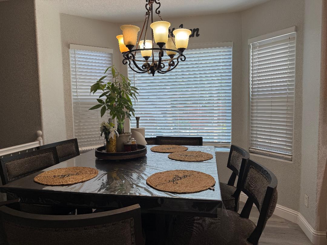Detail Gallery Image 10 of 23 For 675 Pinot Noir Ct, Los Banos,  CA 93635 - 4 Beds | 3 Baths