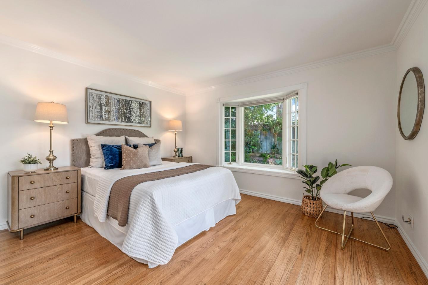 Detail Gallery Image 13 of 31 For 207 Thomas Dr, Los Gatos,  CA 95032 - 3 Beds | 2 Baths