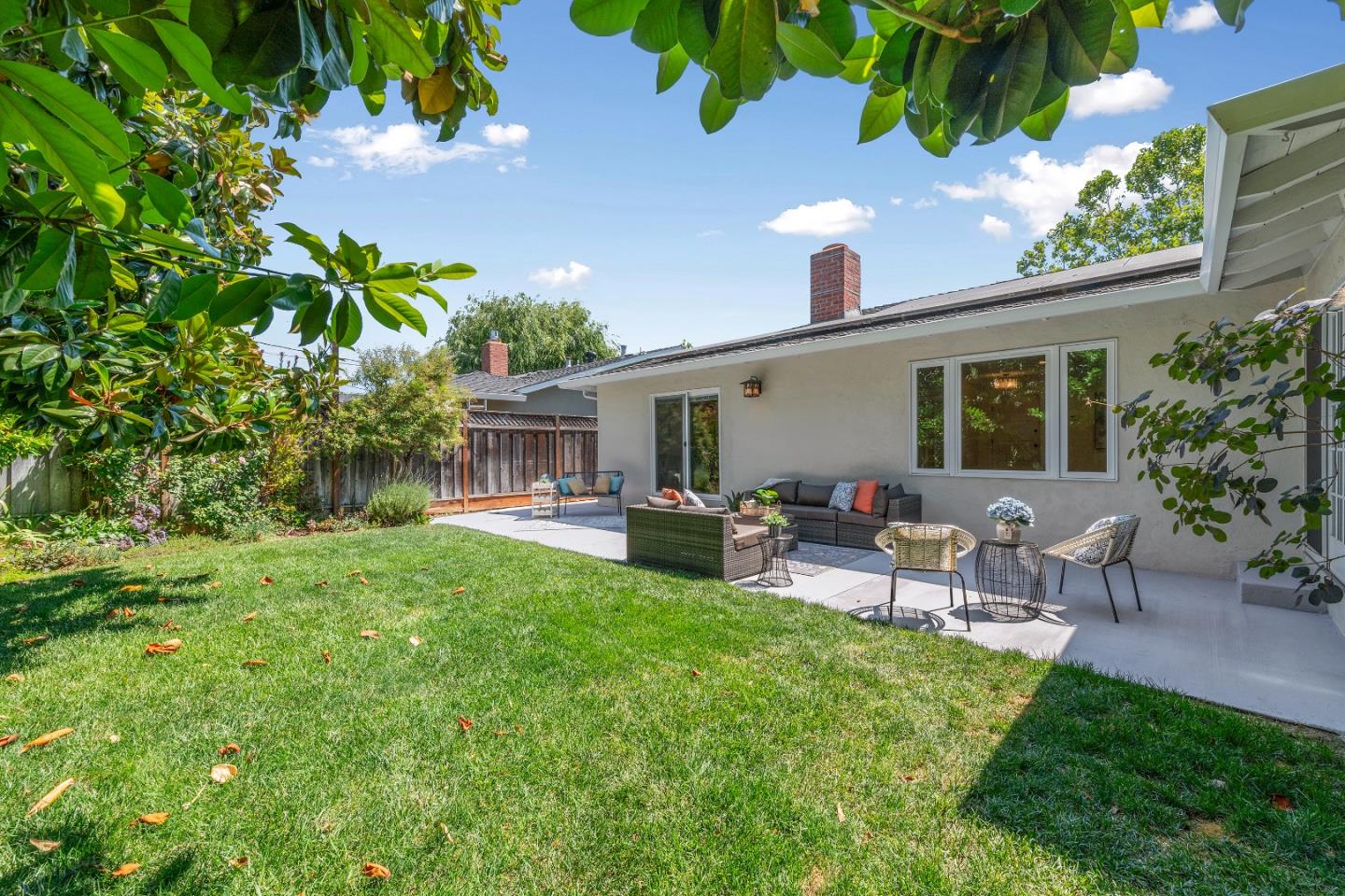 Detail Gallery Image 23 of 31 For 207 Thomas Dr, Los Gatos,  CA 95032 - 3 Beds | 2 Baths
