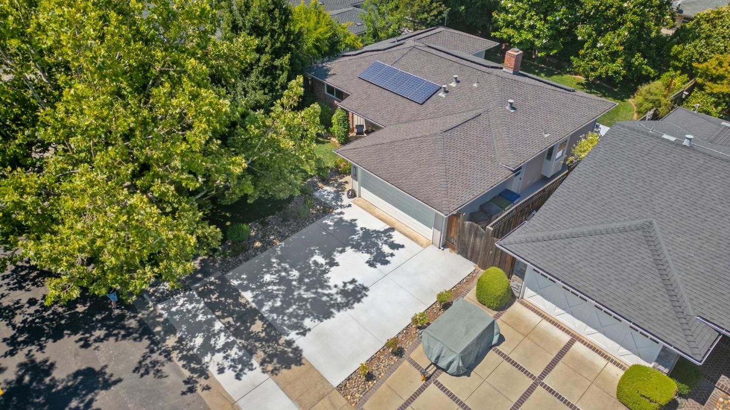 Detail Gallery Image 27 of 31 For 207 Thomas Dr, Los Gatos,  CA 95032 - 3 Beds | 2 Baths