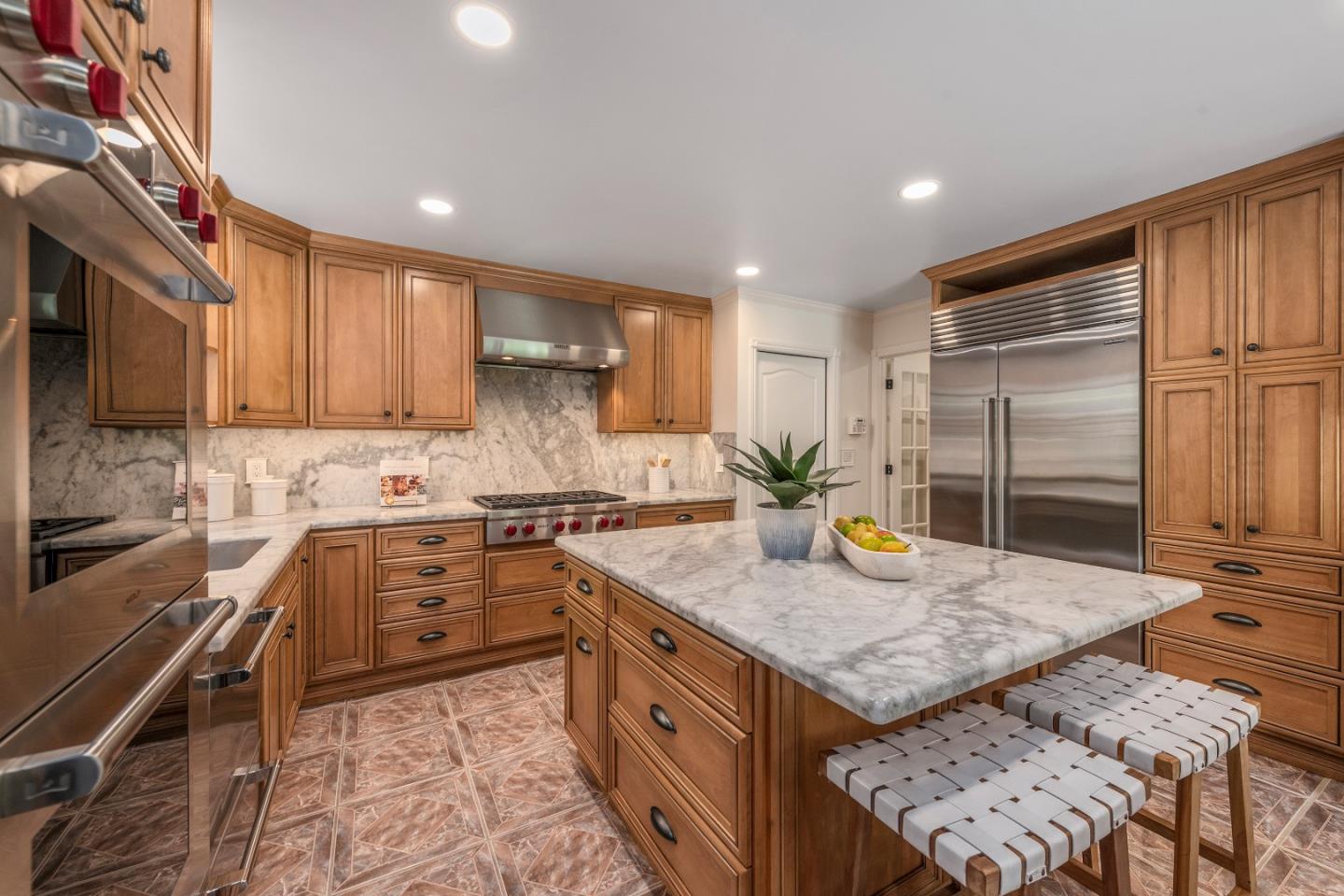 Detail Gallery Image 9 of 31 For 207 Thomas Dr, Los Gatos,  CA 95032 - 3 Beds | 2 Baths