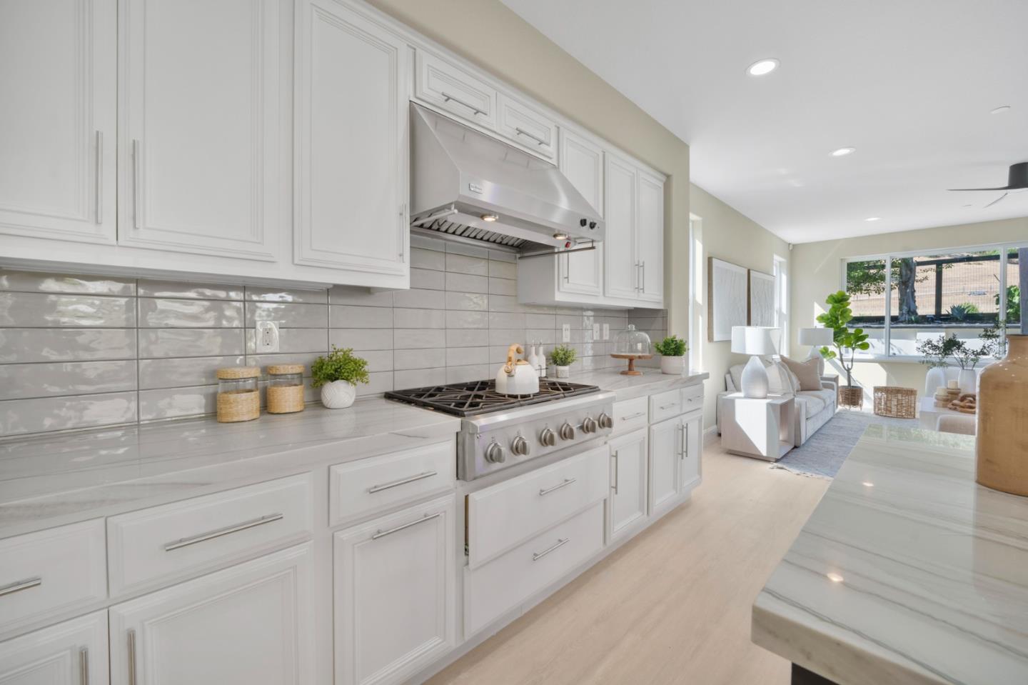 Detail Gallery Image 11 of 77 For 5807 Casita Way, Gilroy,  CA 95020 - 5 Beds | 4 Baths