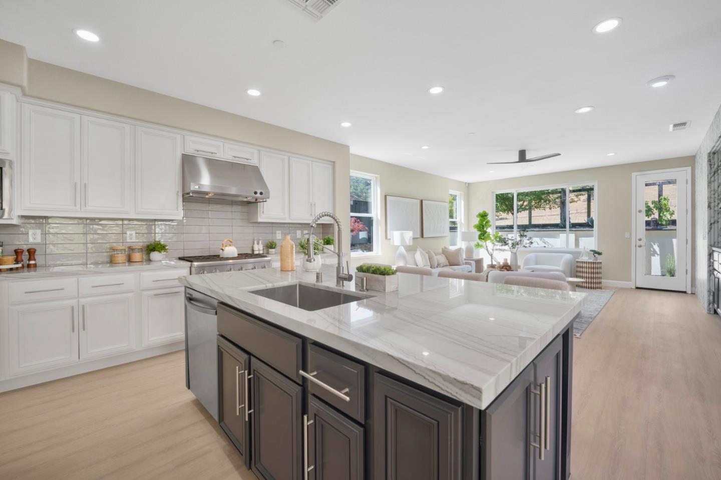 Detail Gallery Image 13 of 77 For 5807 Casita Way, Gilroy,  CA 95020 - 5 Beds | 4 Baths