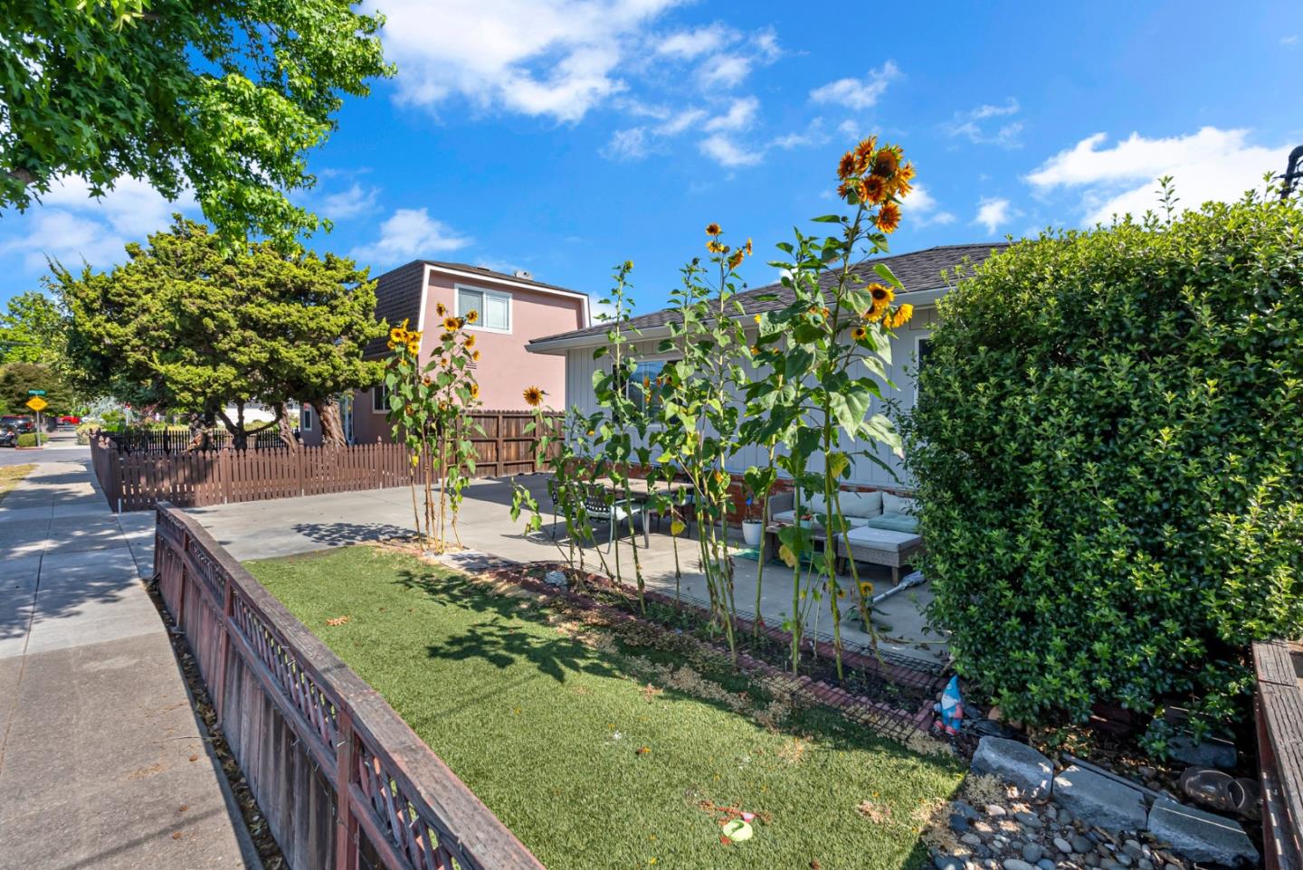 Detail Gallery Image 6 of 6 For 1567 Hawes Ct, Redwood City,  CA 94061 - – Beds | – Baths
