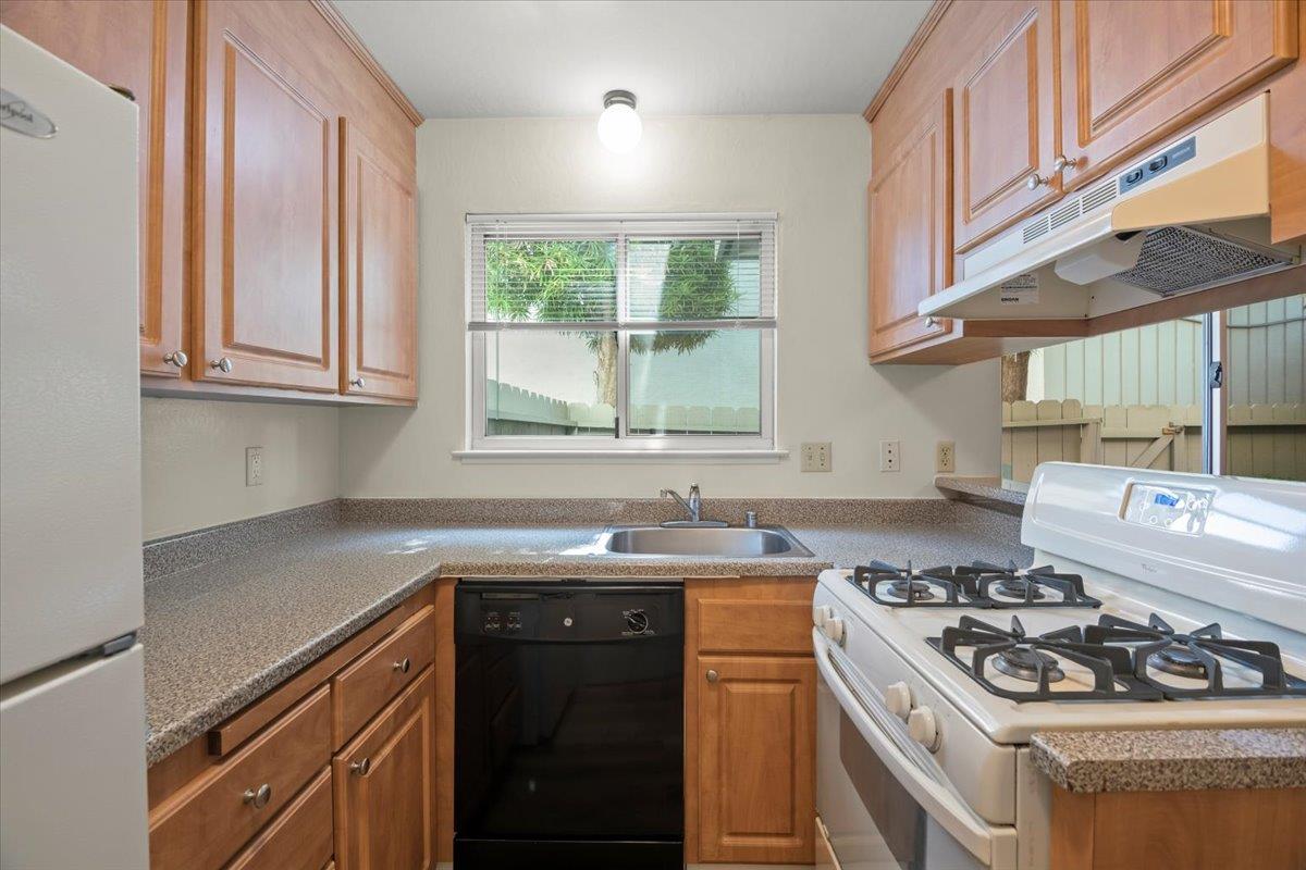Detail Gallery Image 5 of 17 For 3515 Chestnut Ave, Concord,  CA 94519 - – Beds | – Baths