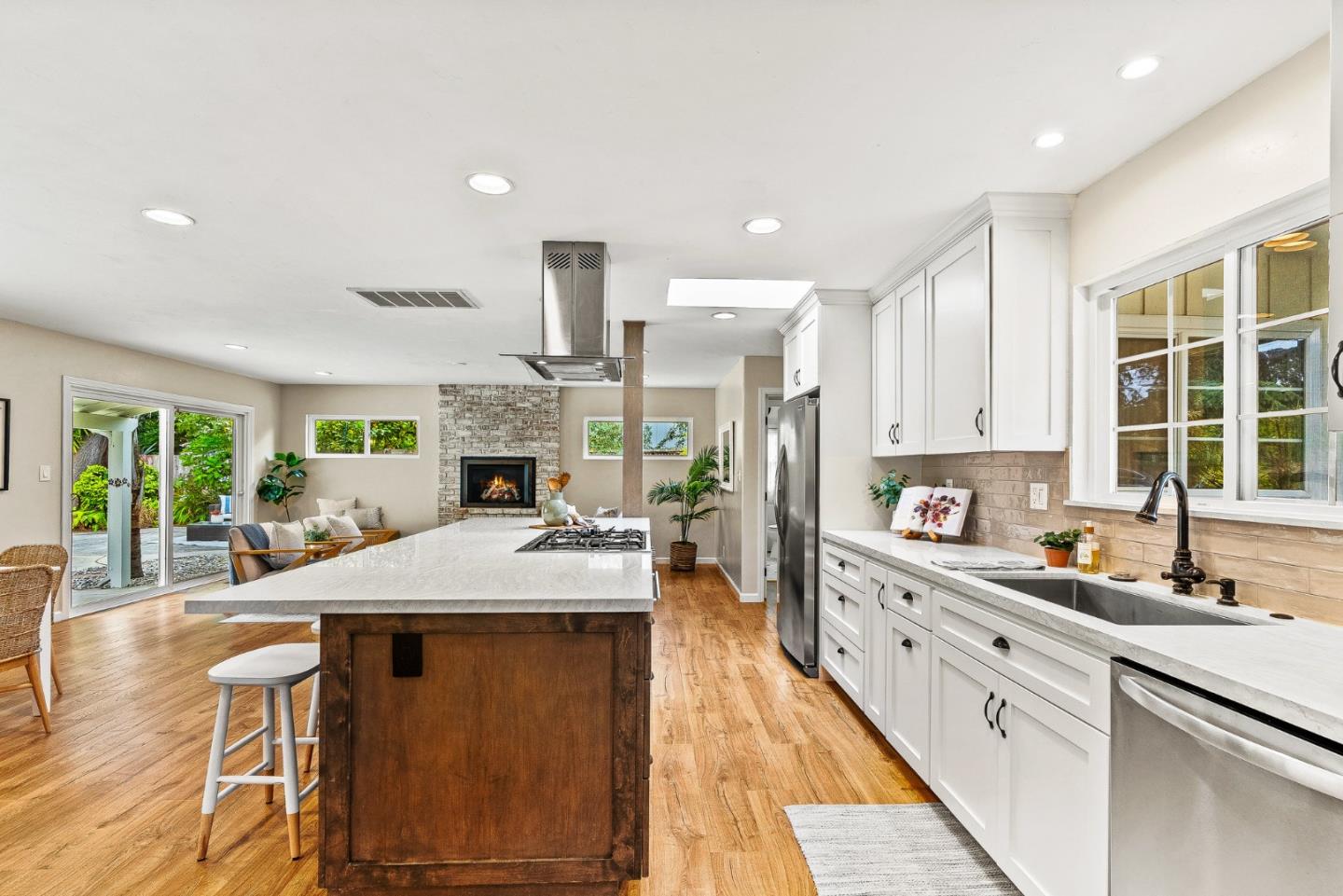 Detail Gallery Image 4 of 31 For 630 Baltusrol Dr, Aptos,  CA 95003 - 4 Beds | 2/1 Baths