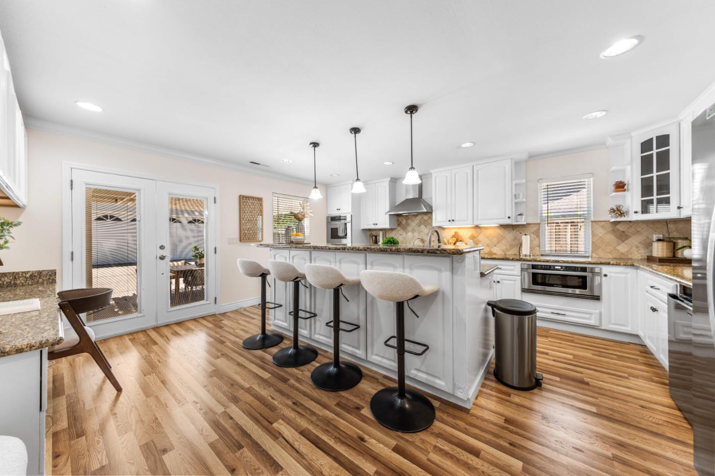 Detail Gallery Image 14 of 39 For 15098 Stratford Dr, San Jose,  CA 95124 - 3 Beds | 2 Baths