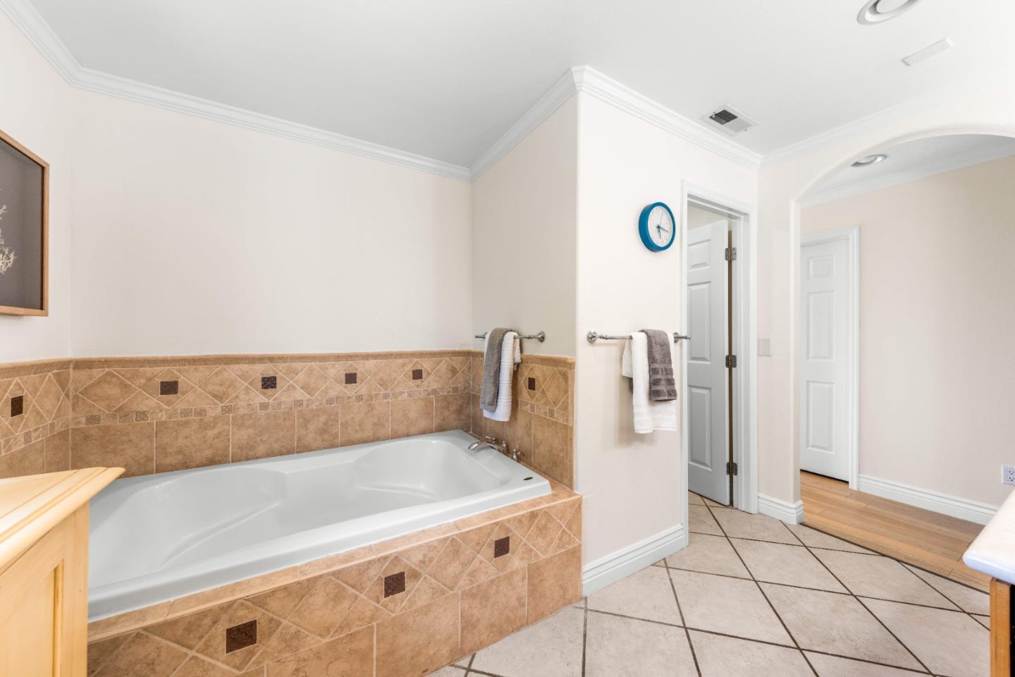 Detail Gallery Image 23 of 39 For 15098 Stratford Dr, San Jose,  CA 95124 - 3 Beds | 2 Baths