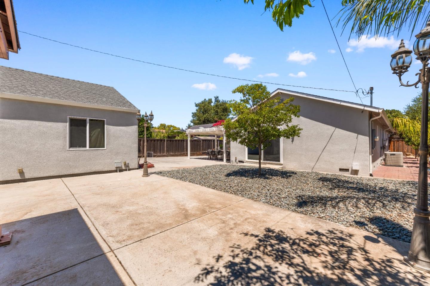 Detail Gallery Image 34 of 39 For 15098 Stratford Dr, San Jose,  CA 95124 - 3 Beds | 2 Baths