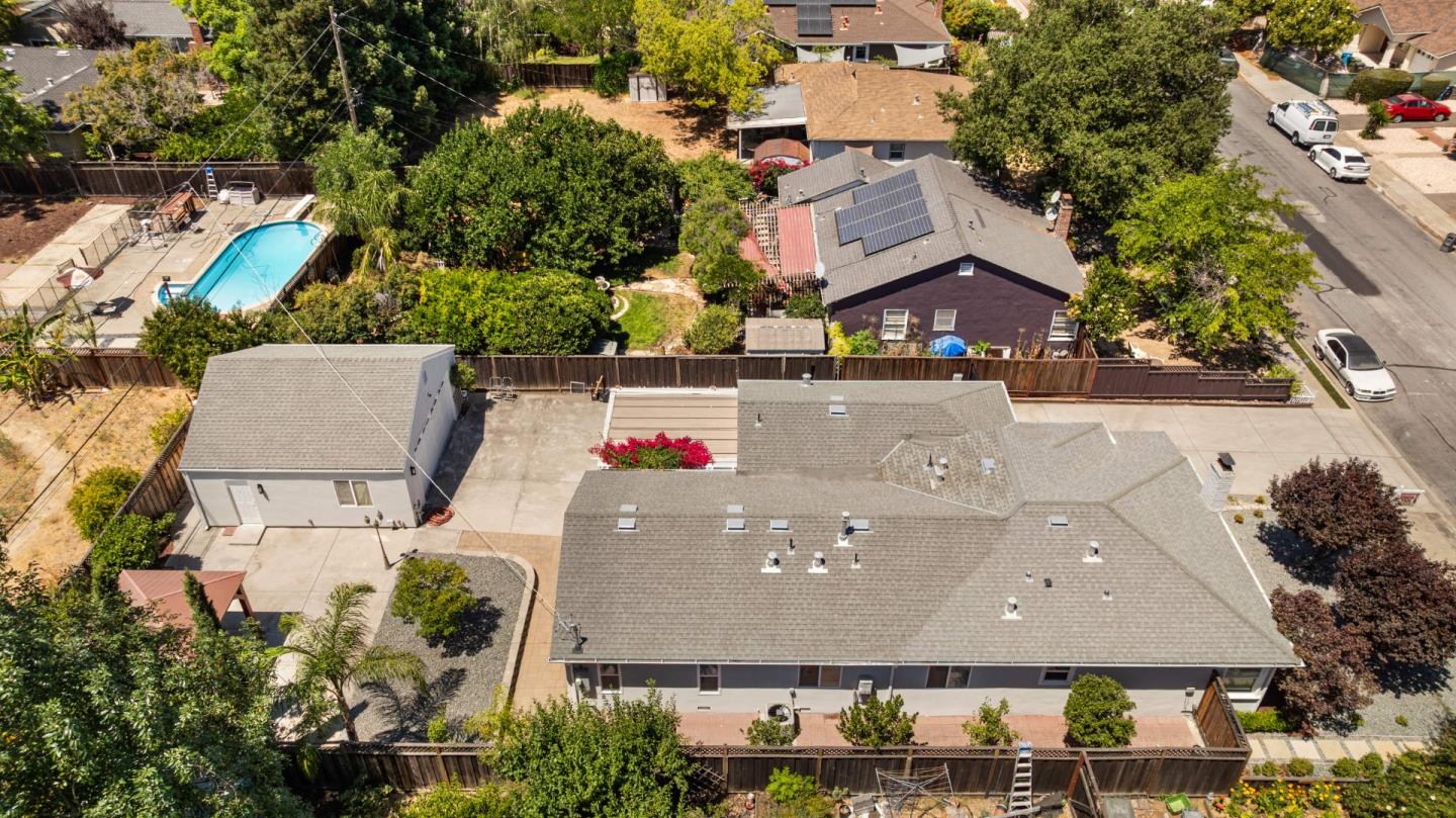 Detail Gallery Image 36 of 39 For 15098 Stratford Dr, San Jose,  CA 95124 - 3 Beds | 2 Baths