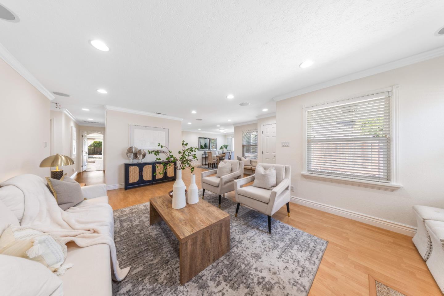 Detail Gallery Image 5 of 39 For 15098 Stratford Dr, San Jose,  CA 95124 - 3 Beds | 2 Baths